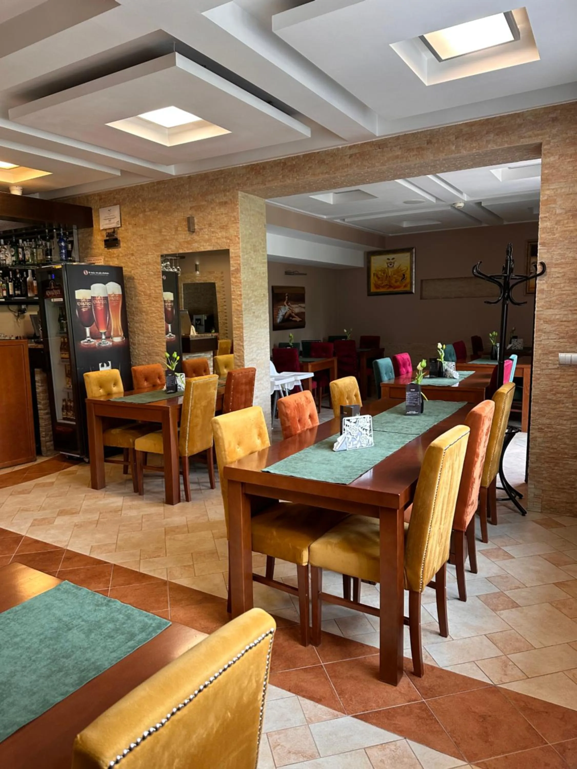 Restaurant/places to eat in Centrum Green Hill Business & SPA