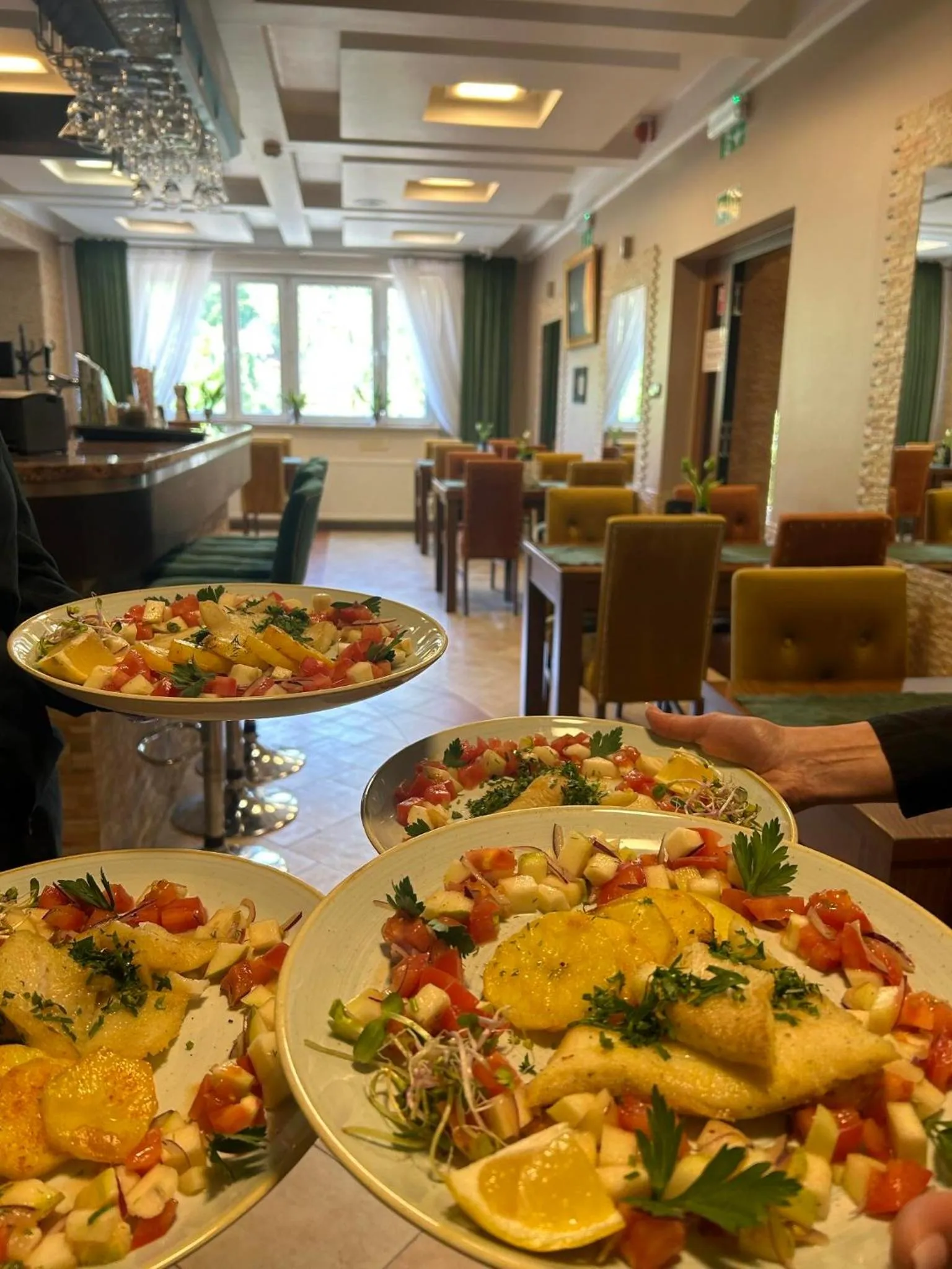 Restaurant/places to eat in Centrum Green Hill Business & SPA