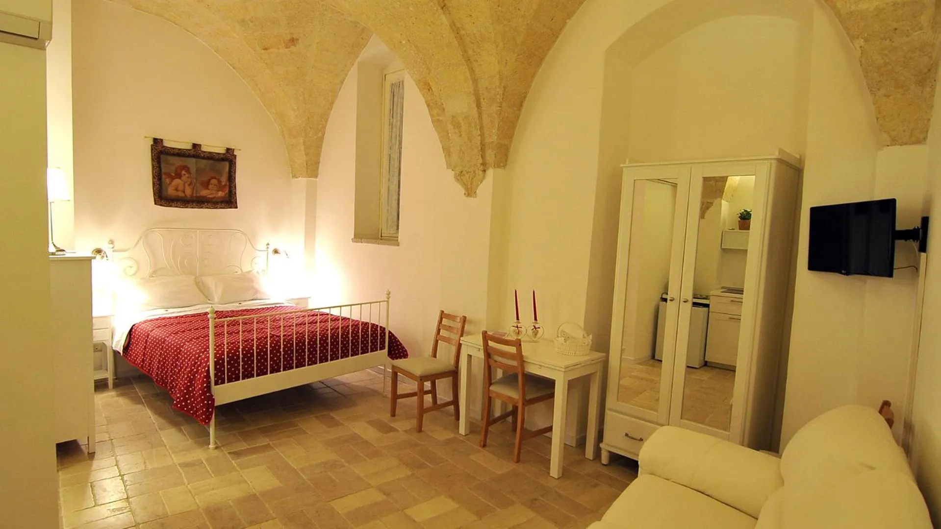 Photo of the whole room, Bed in Porta San Michele