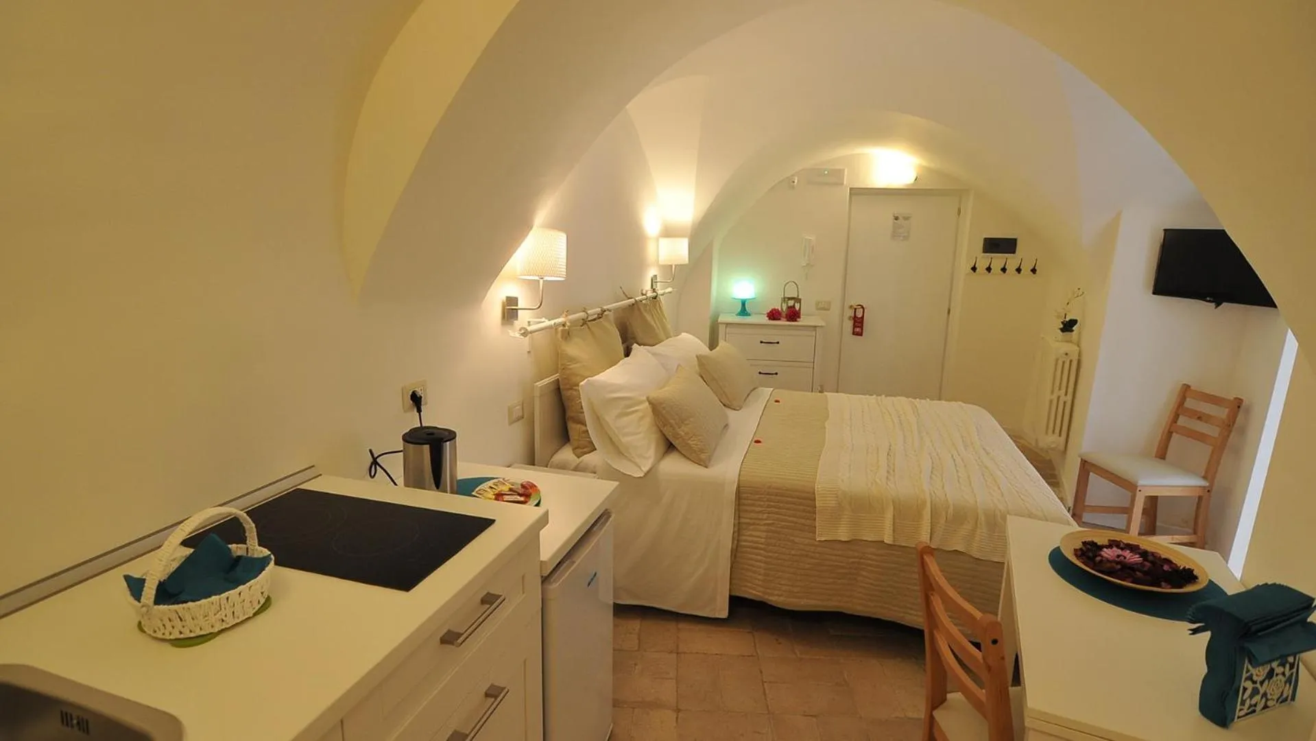 Photo of the whole room, Bed in Porta San Michele