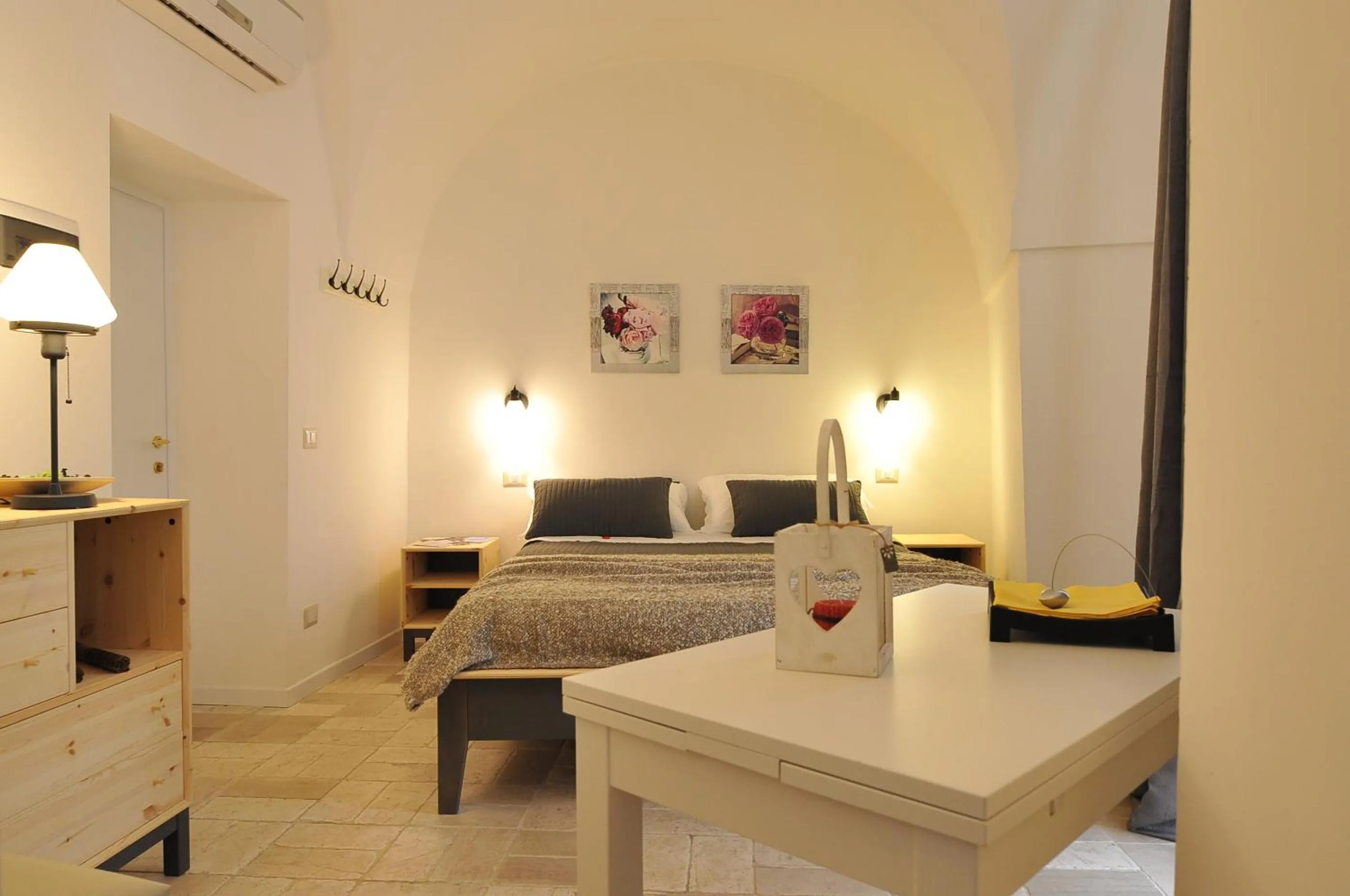 Photo of the whole room, Bed in Porta San Michele