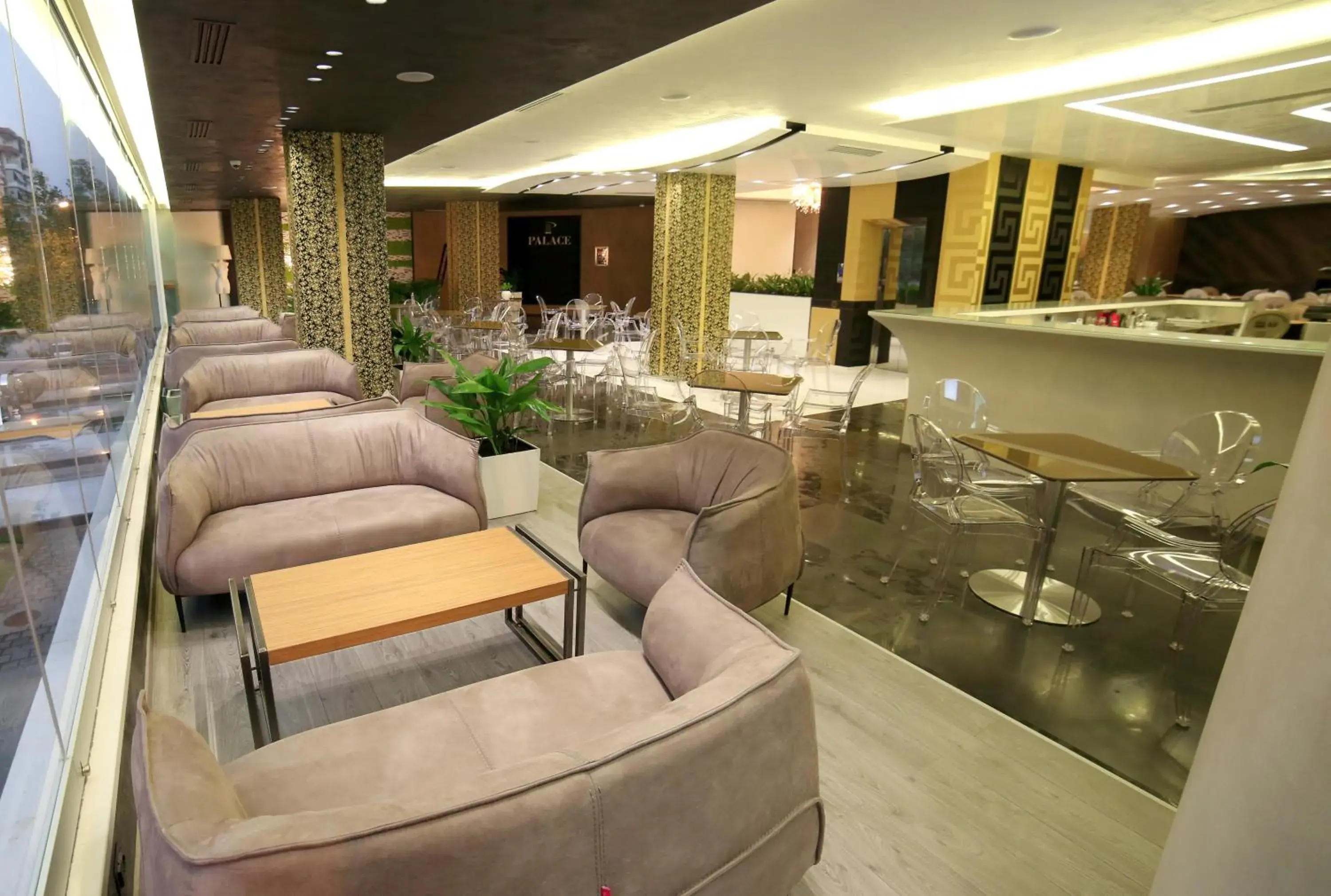 Restaurant/places to eat in Hotel Palace Restaurant/places to eat in Hotel Palace