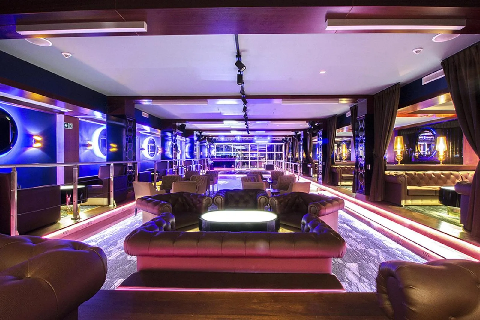 Nightclub / DJ in Hotel Aquarius SPA