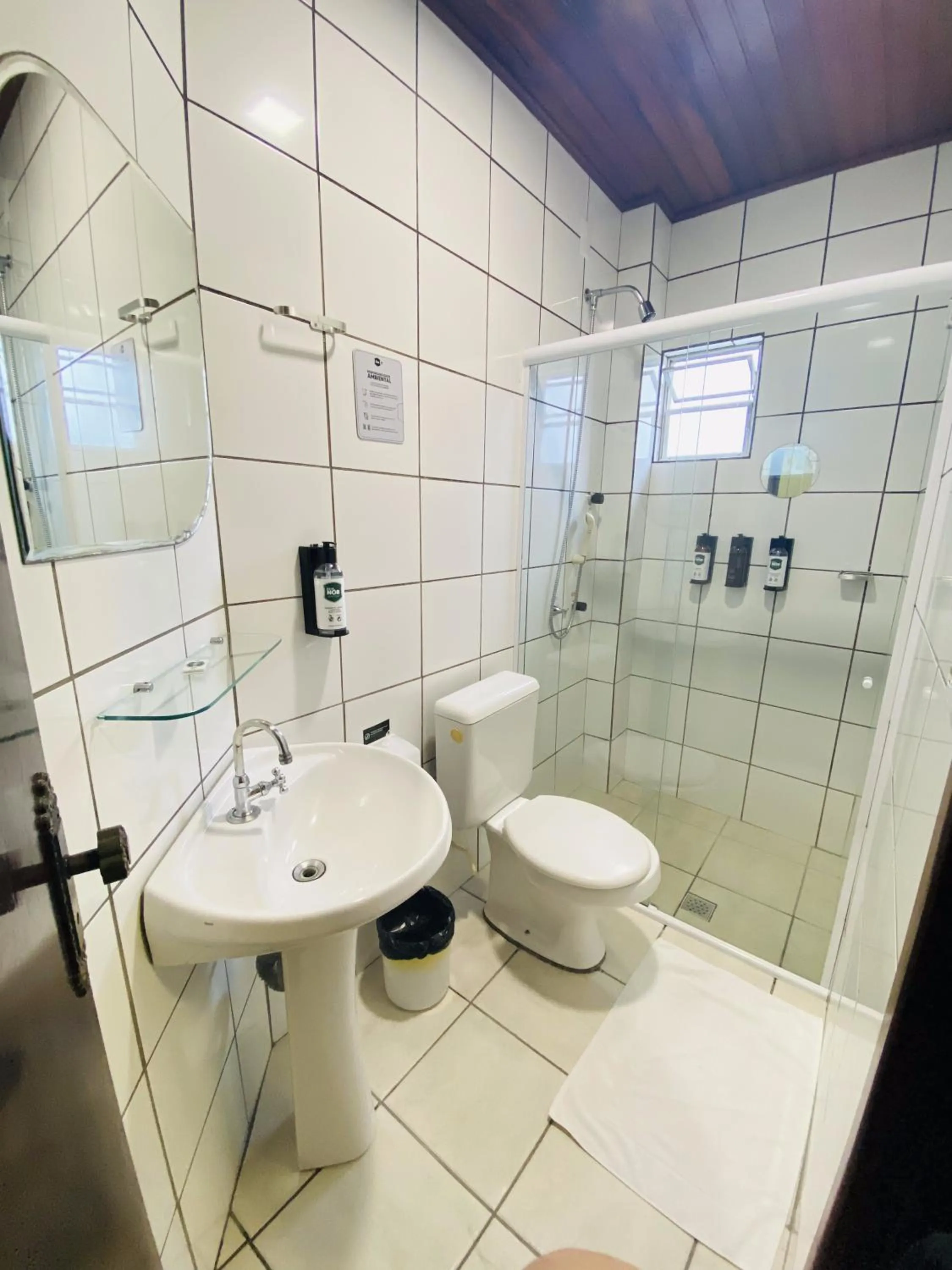 Shower in Real NOB Hotel