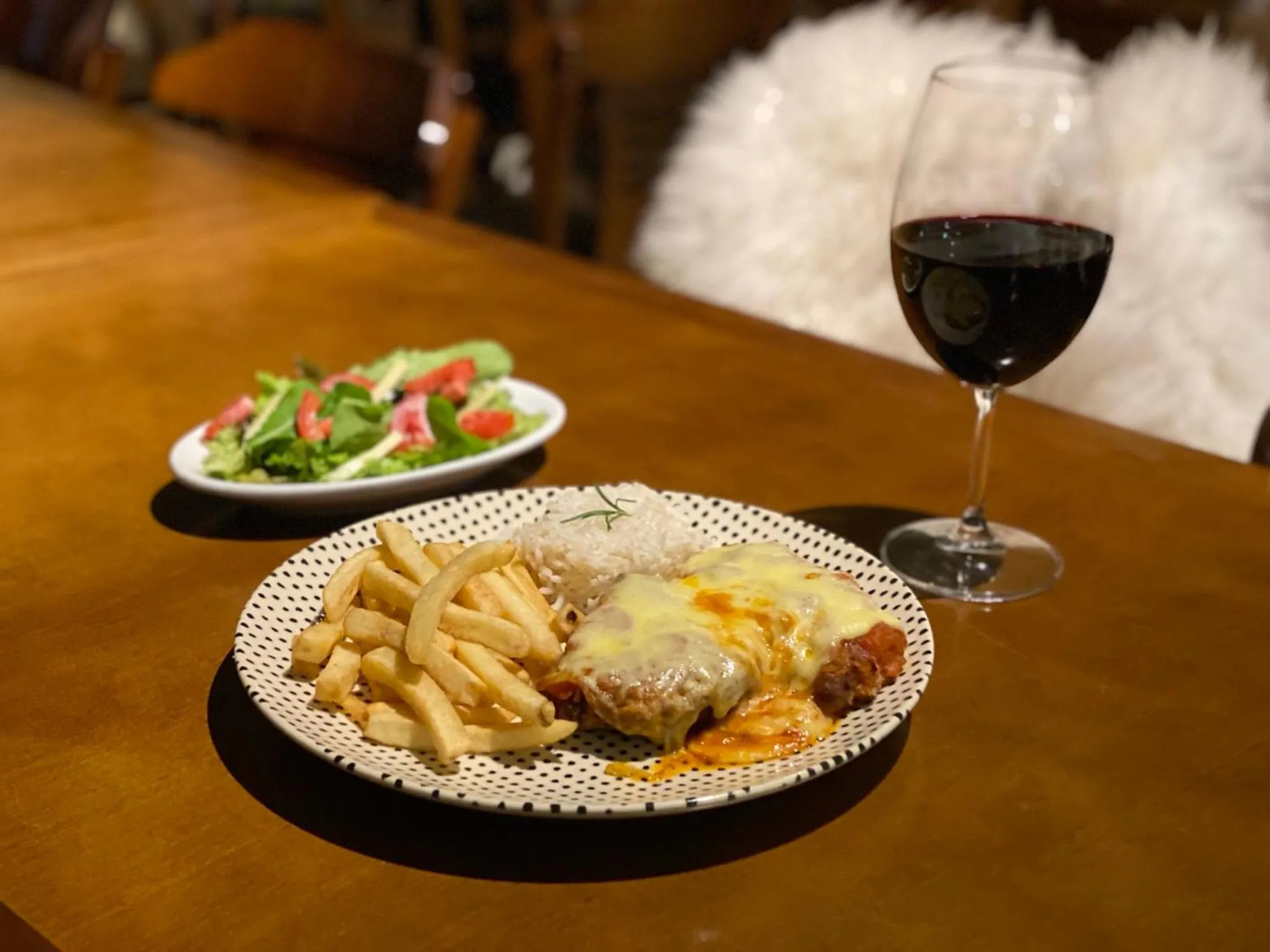 Restaurant/places to eat in Real NOB Hotel