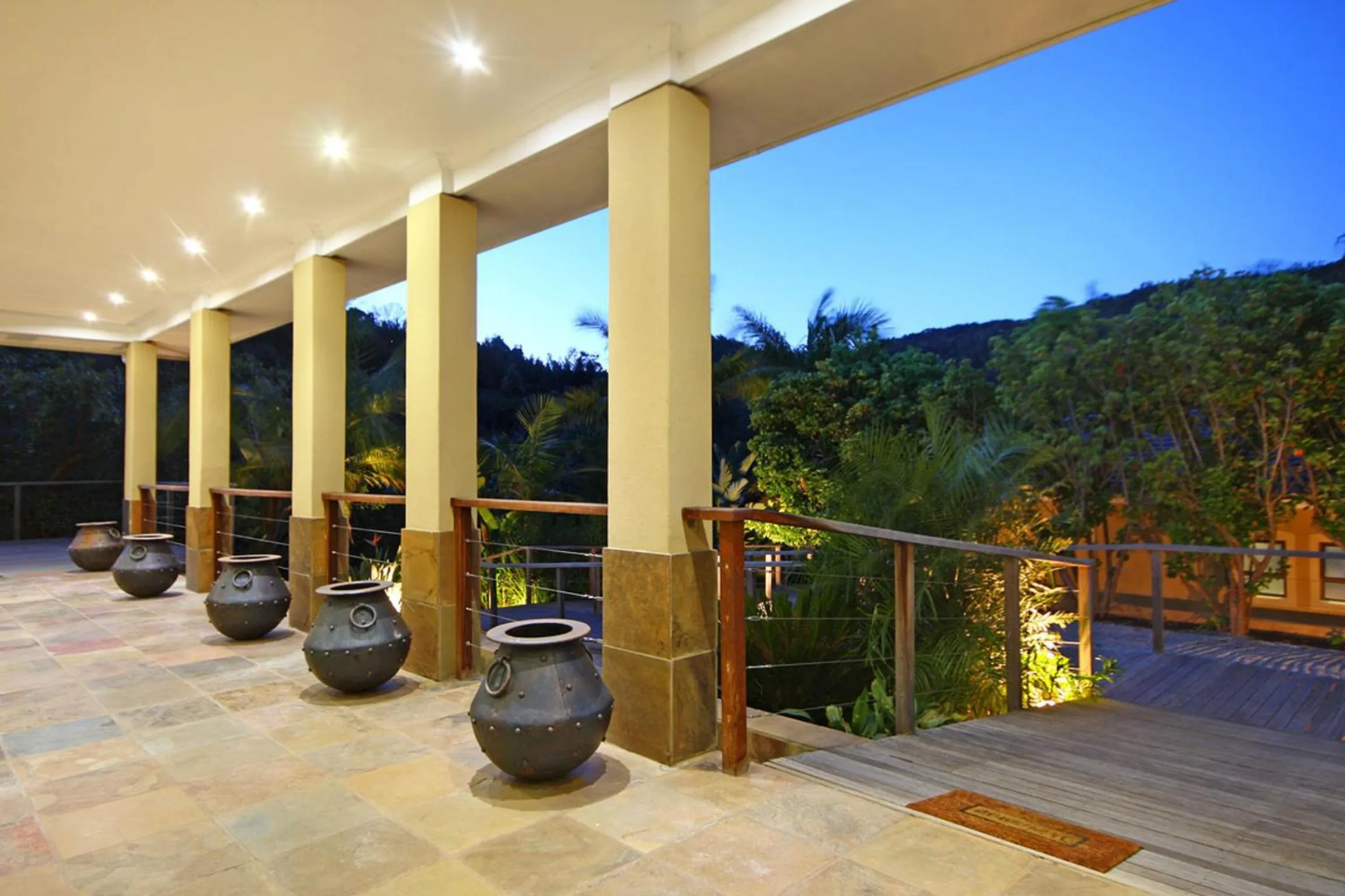 Facade/entrance in Shangri-La Manor