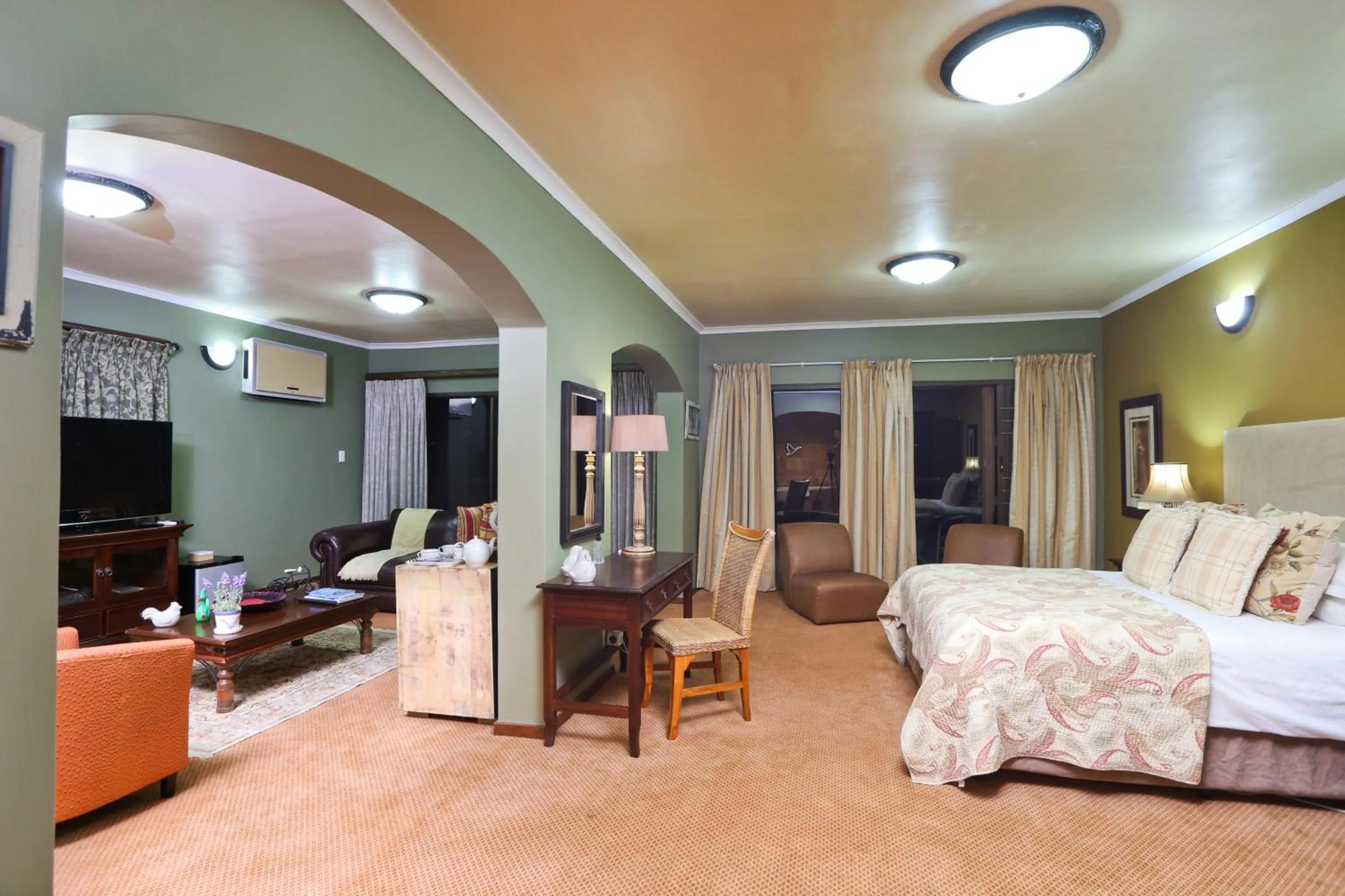 Bed in Shangri-La Manor