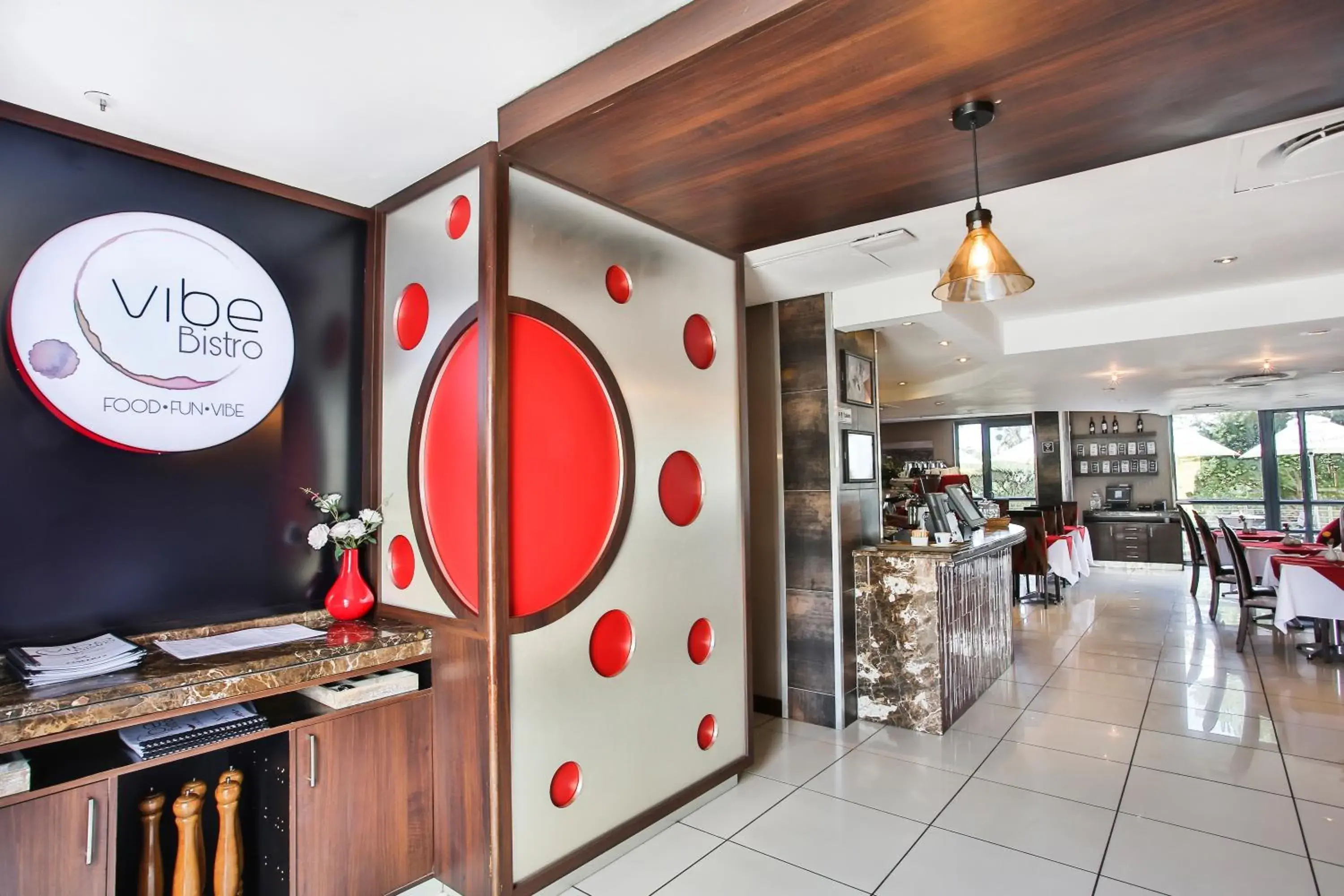 Restaurant/places to eat in Holiday Inn Express Sandton-Woodmead by IHG Restaurant/places to eat in Holiday Inn Express Sandton-Woodmead by IHG