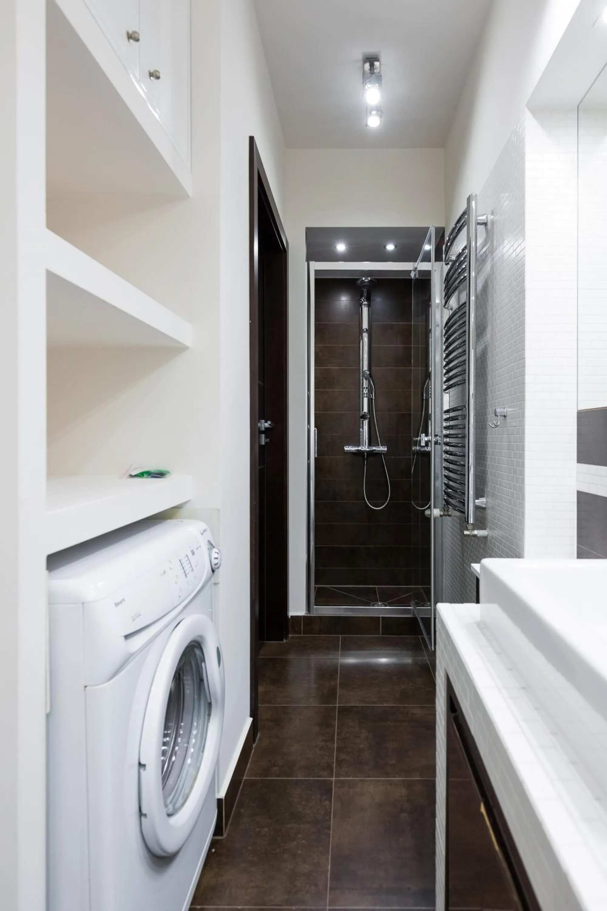 Shower in Yourplace Biskupia Old Town Apartments