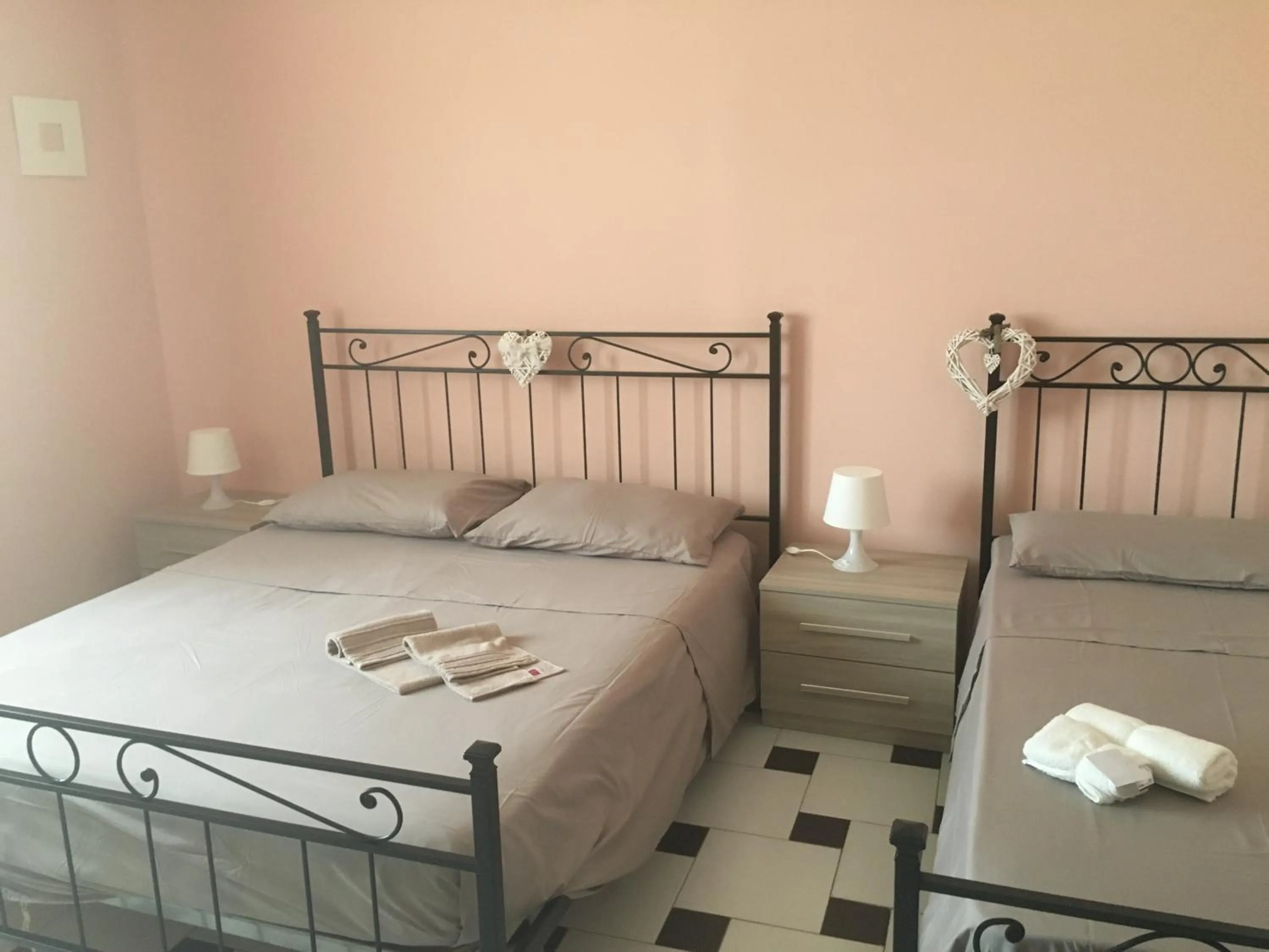 Bedroom, Bed in Pollutrendy