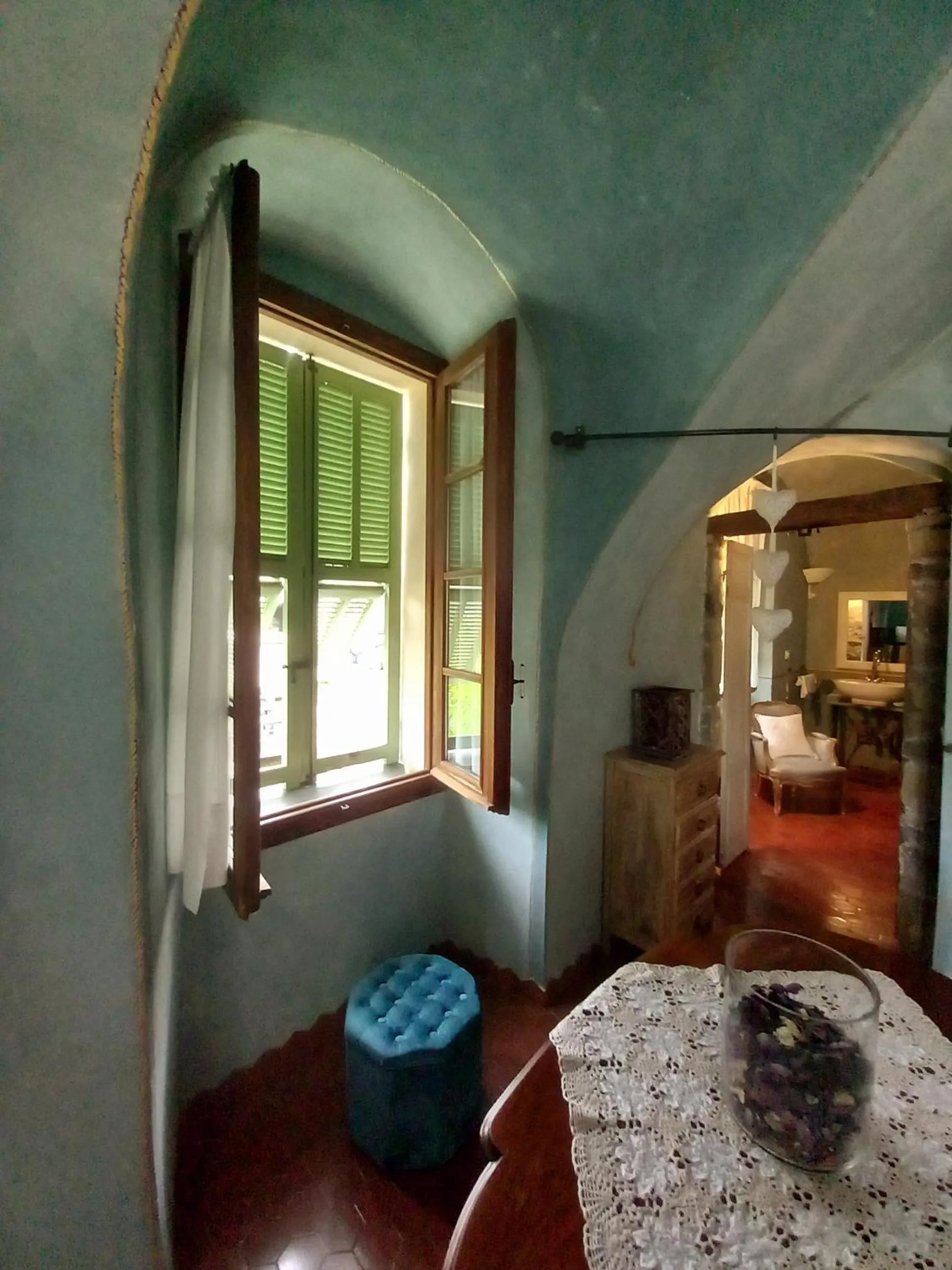 Photo of the whole room, Bed in La Casa Rosa