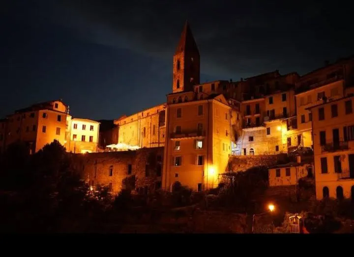 Property building in La Casa Rosa