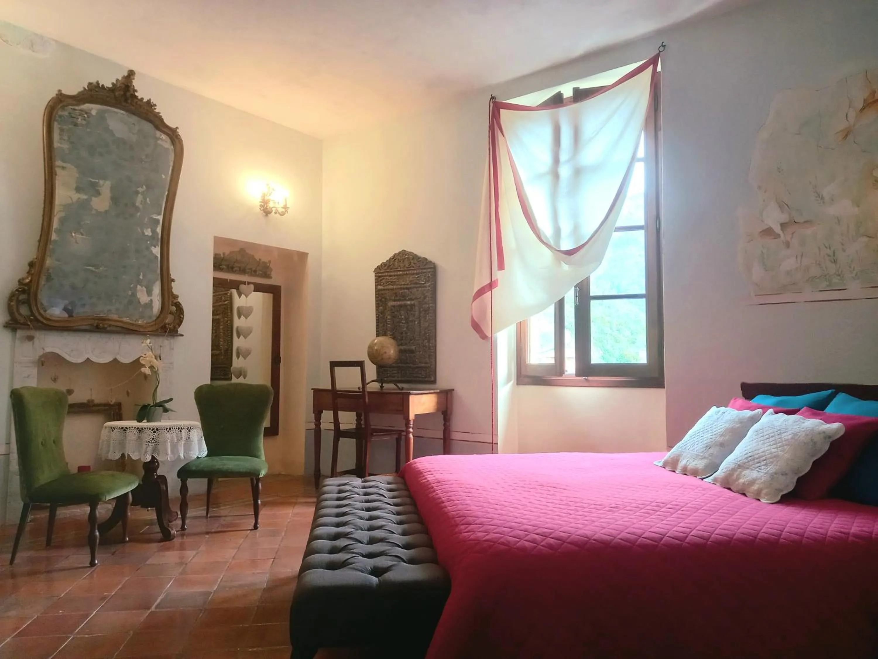 Photo of the whole room, Bed in La Casa Rosa