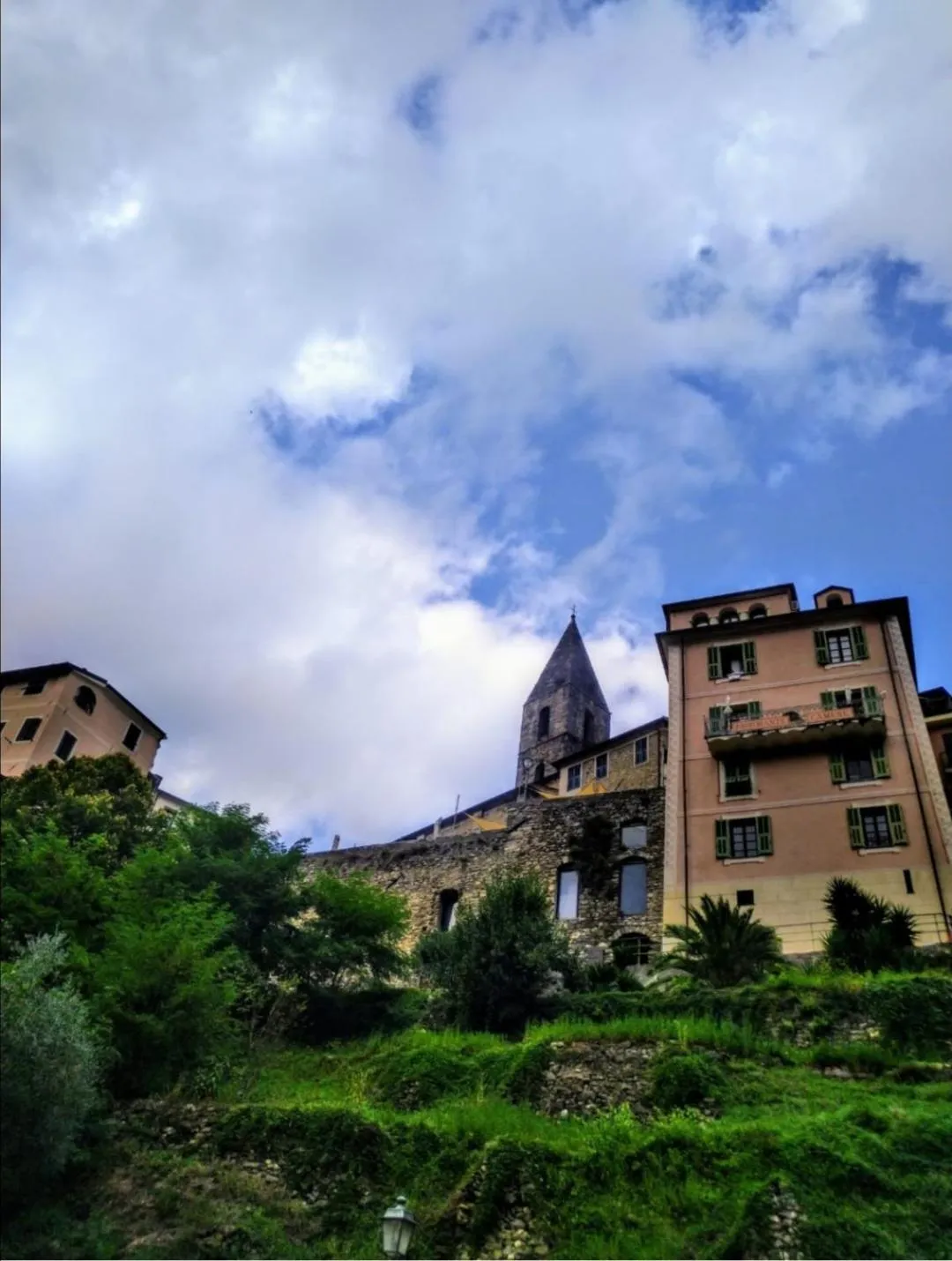 Property building in La Casa Rosa