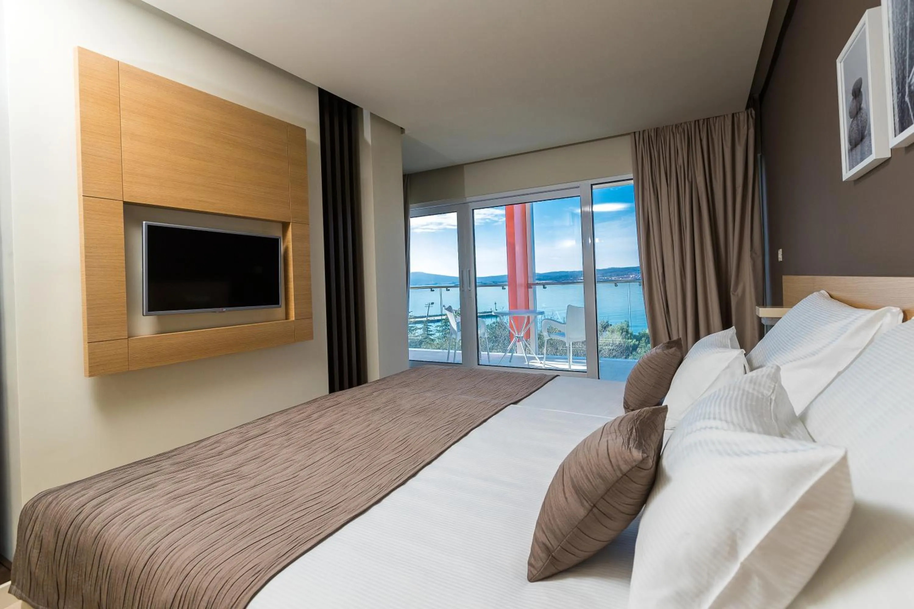 Bedroom, Bed in Hotel Crikvenica