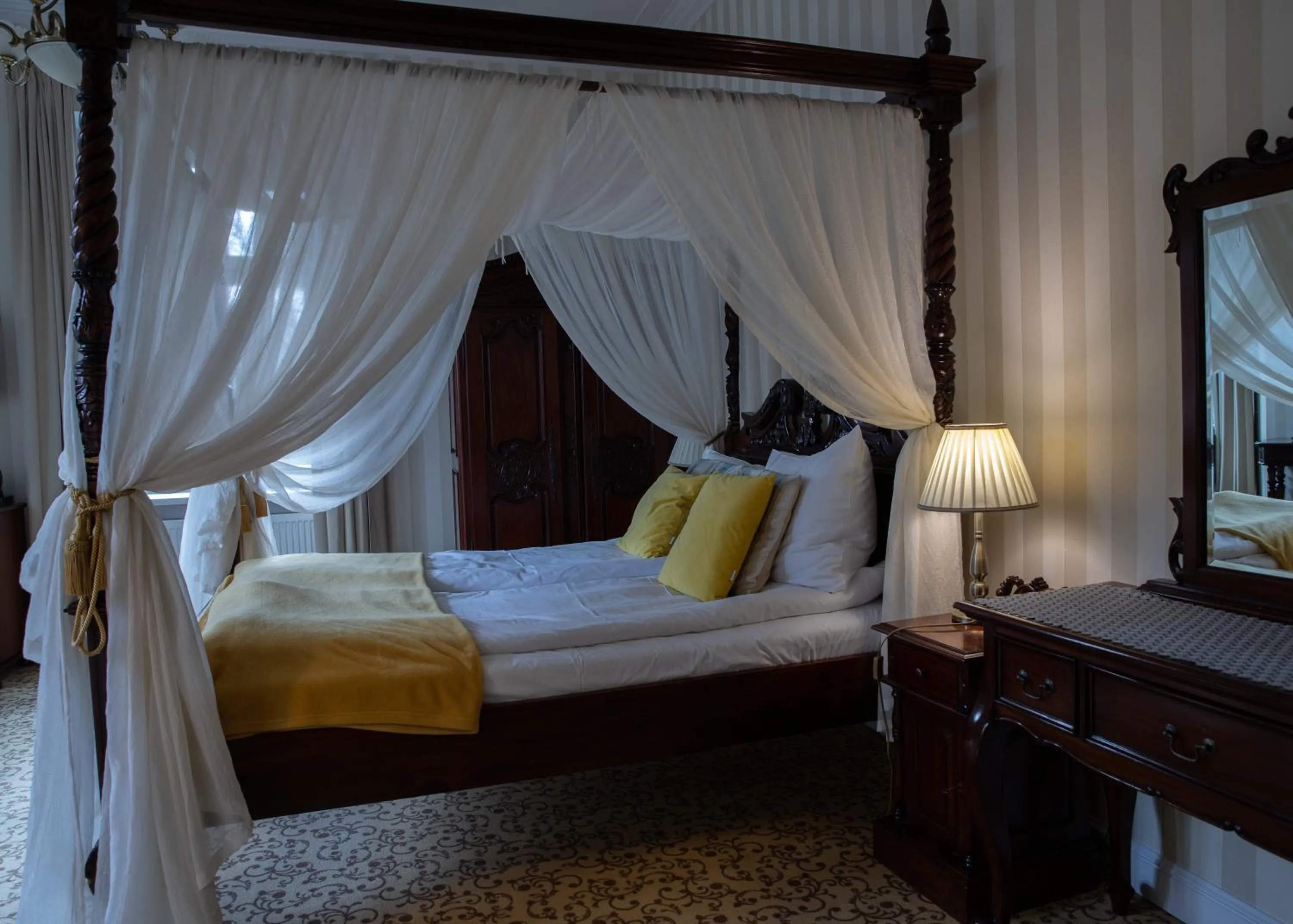 Bed in Hotel Dębowy Biowellness & SPA Góry Sowie