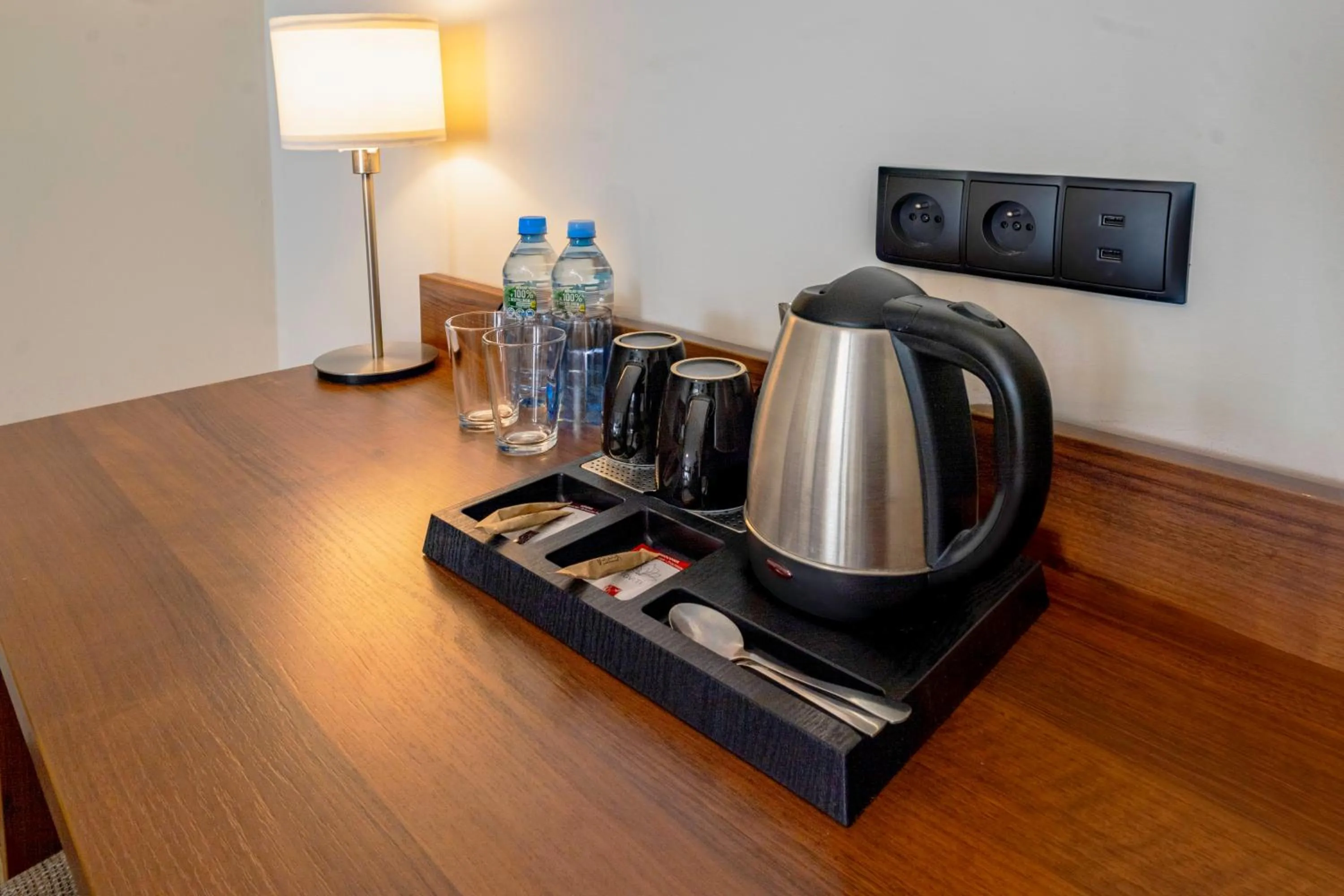 Coffee/tea facilities in Hit Hotel