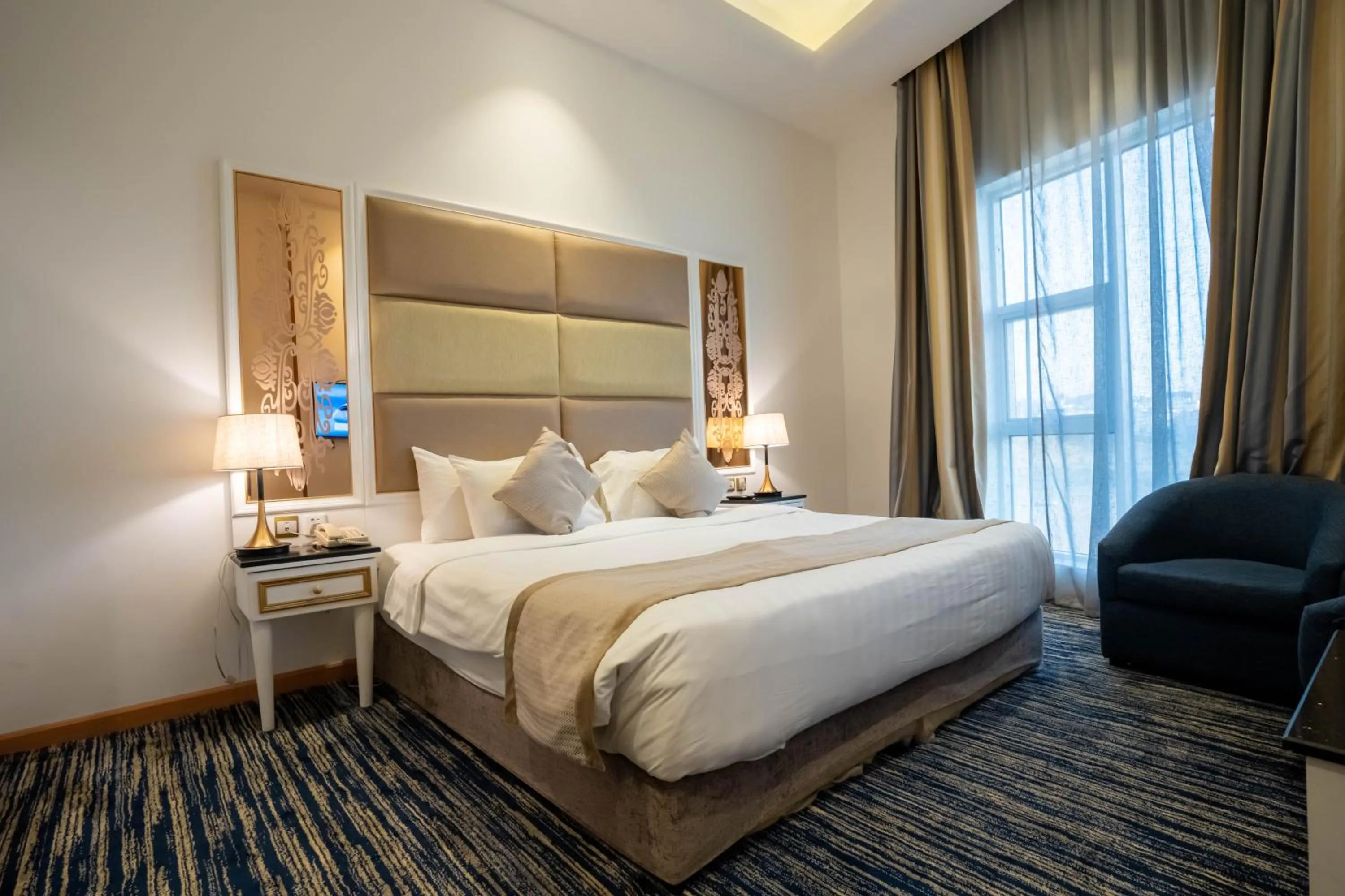 Bedroom, Bed in Platinum Al Khamseen Serviced Apartments