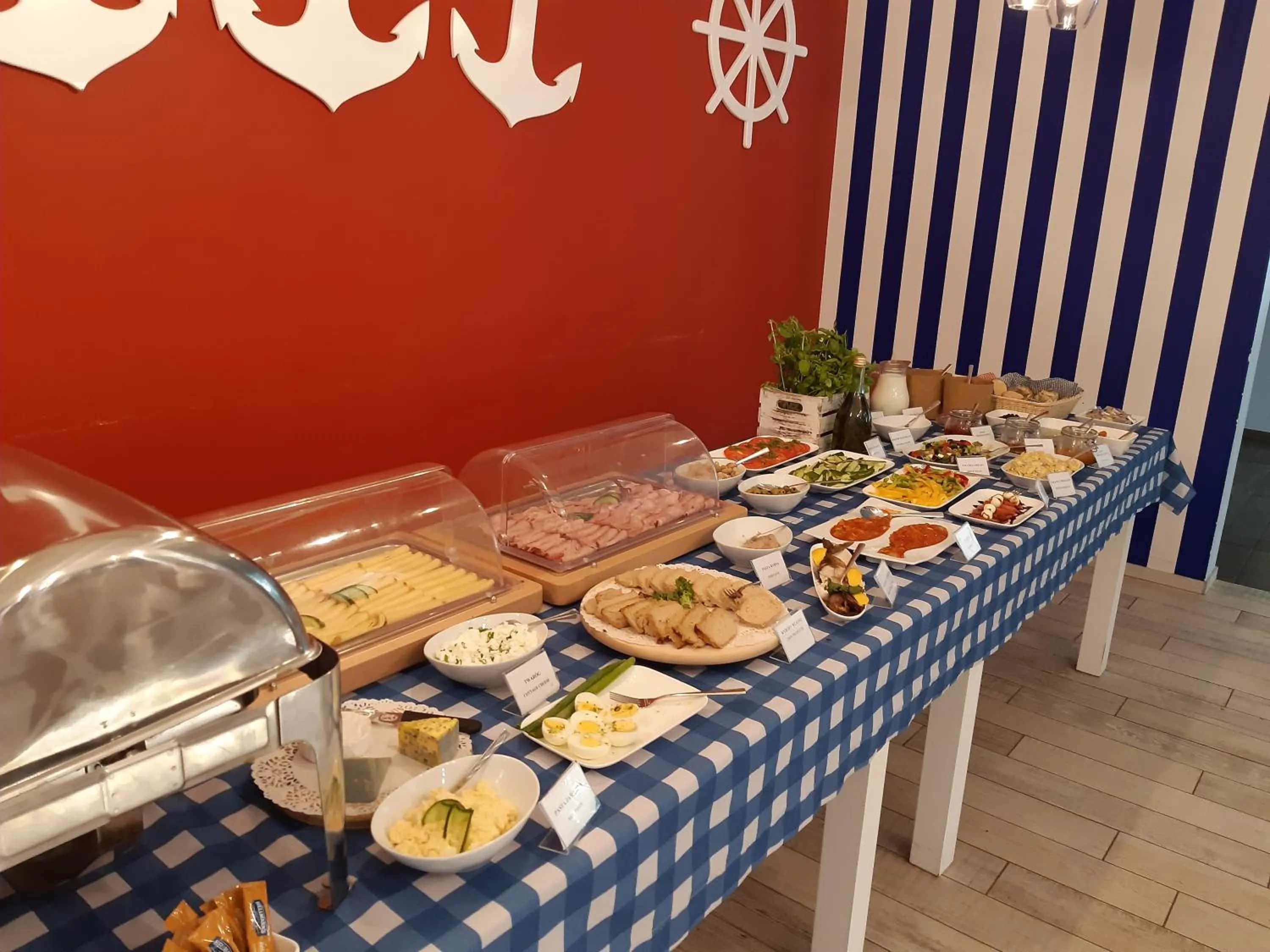 Buffet breakfast in Ośrodek Wypoczynkowy Rybak