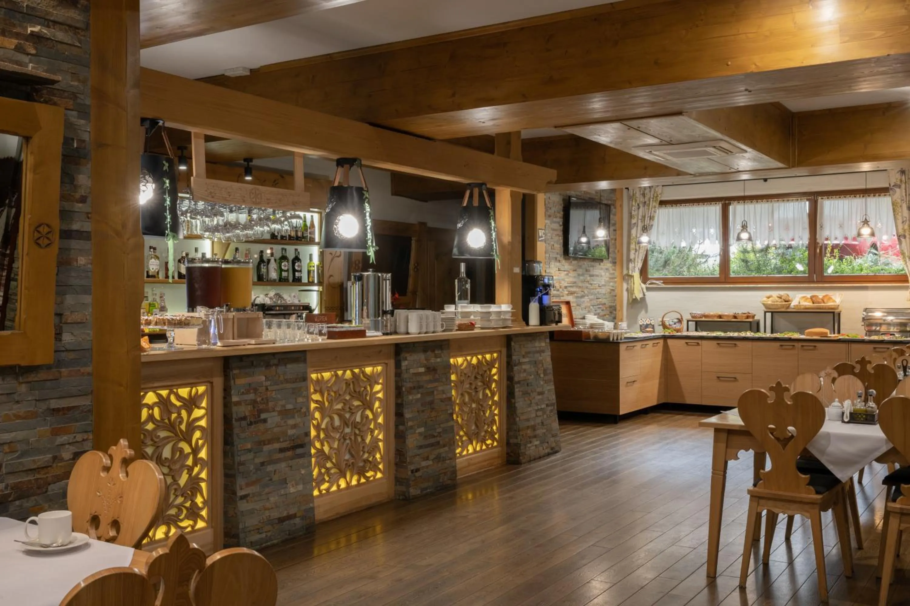 Restaurant/places to eat in Hotel Willa Pod Skocznią