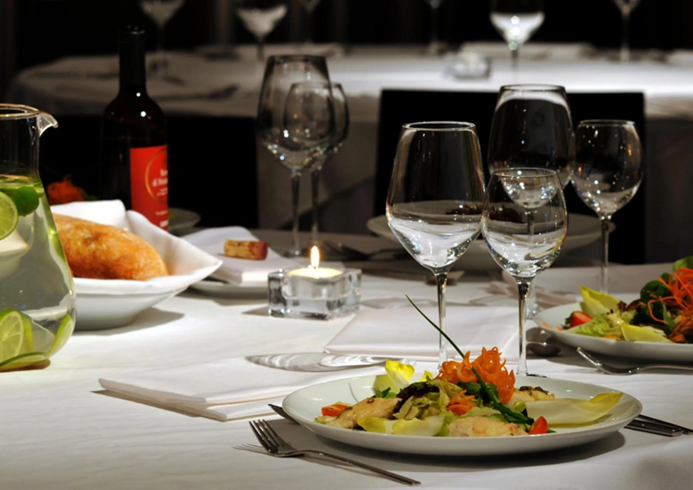 Restaurant/places to eat in Silver Hotel & Gokart Center