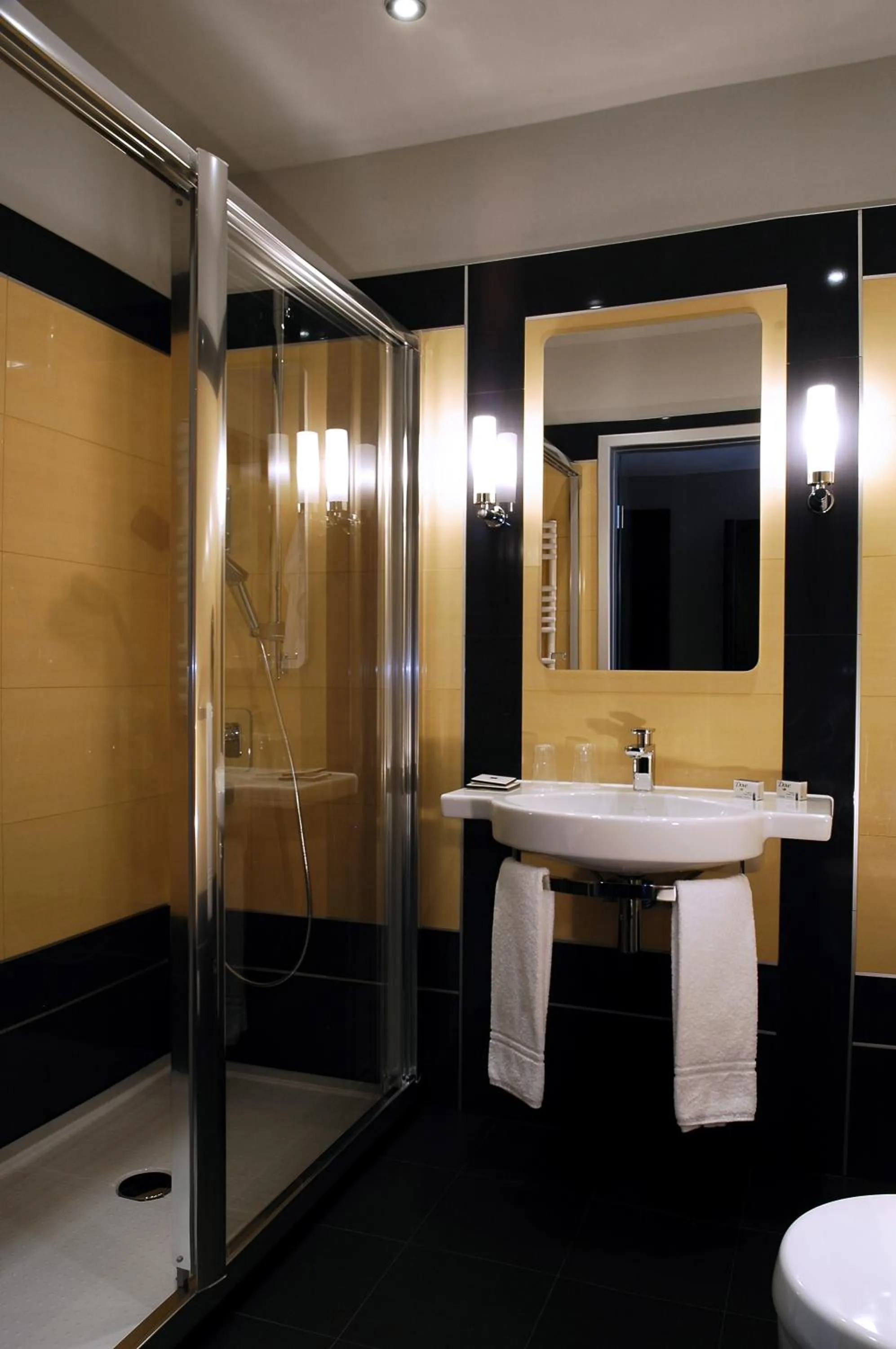 Shower in Silver Hotel & Gokart Center