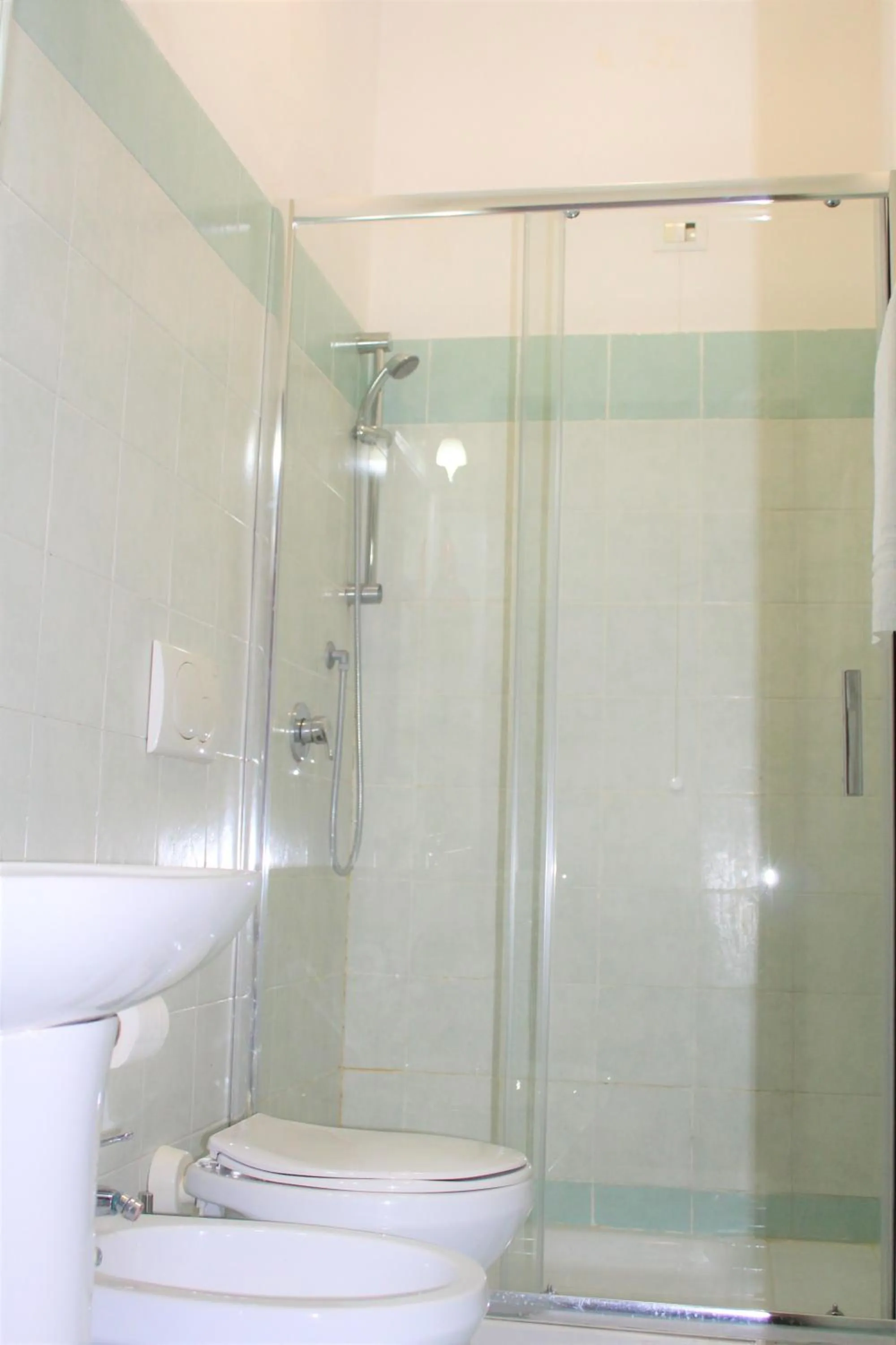 Shower in Hotel Eurorooms