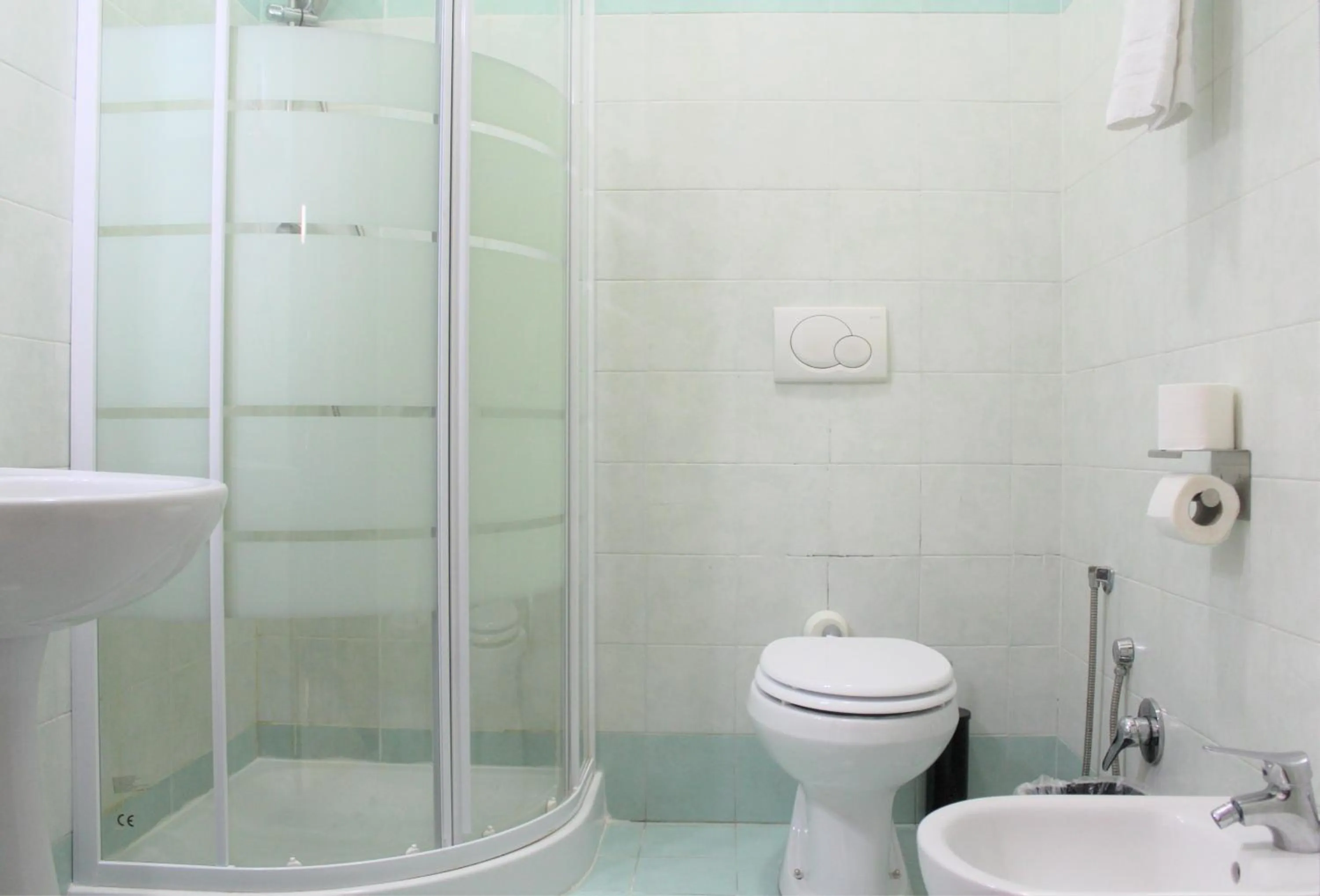 Shower in Hotel Eurorooms