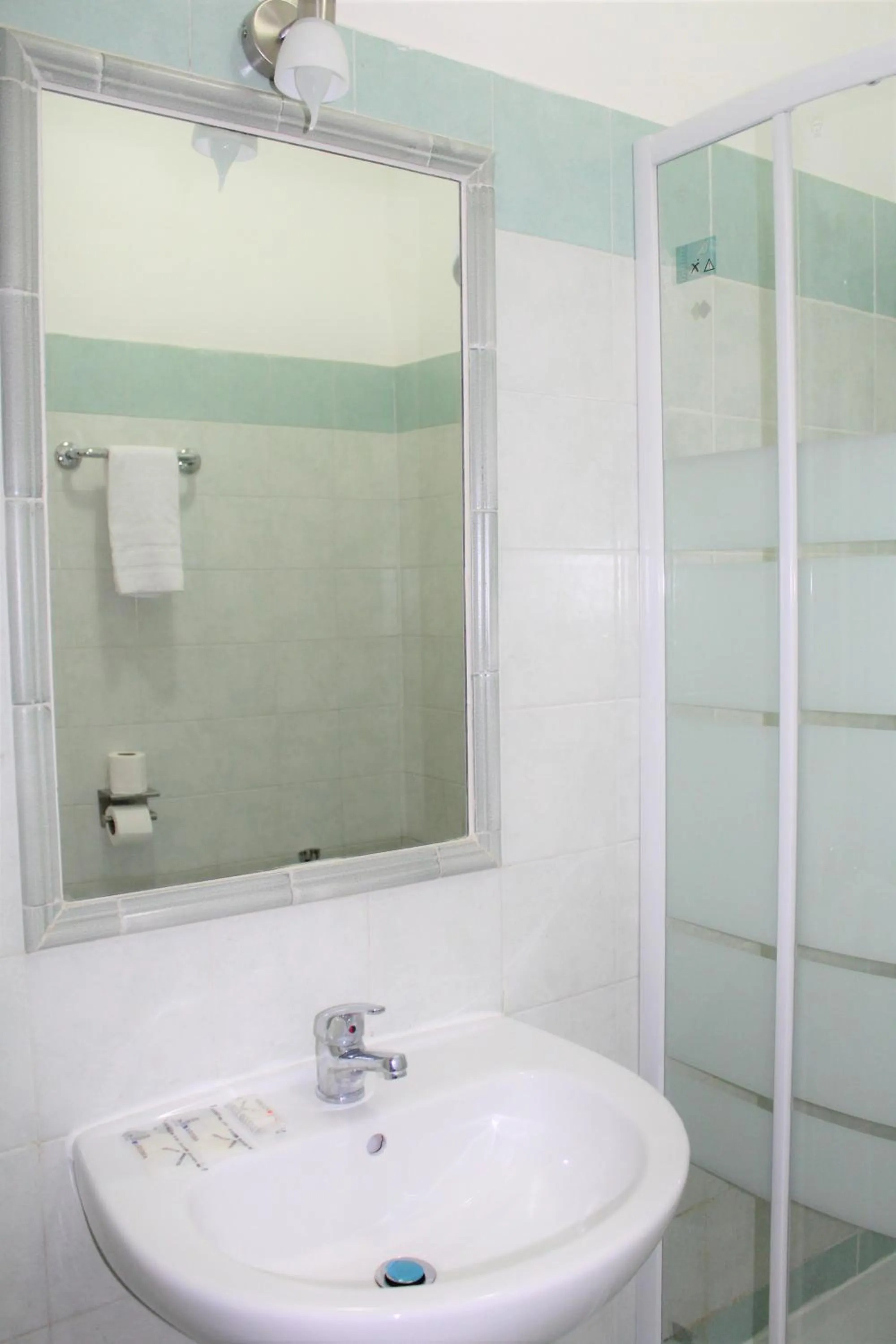 Bathroom in Hotel Eurorooms