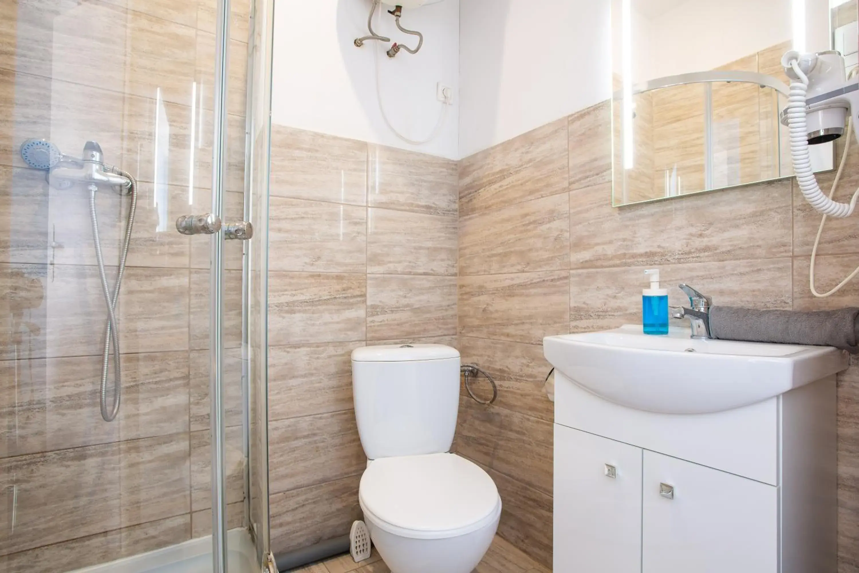 Shower in Moon Hostel Wrocław Shower in Moon Hostel Wrocław