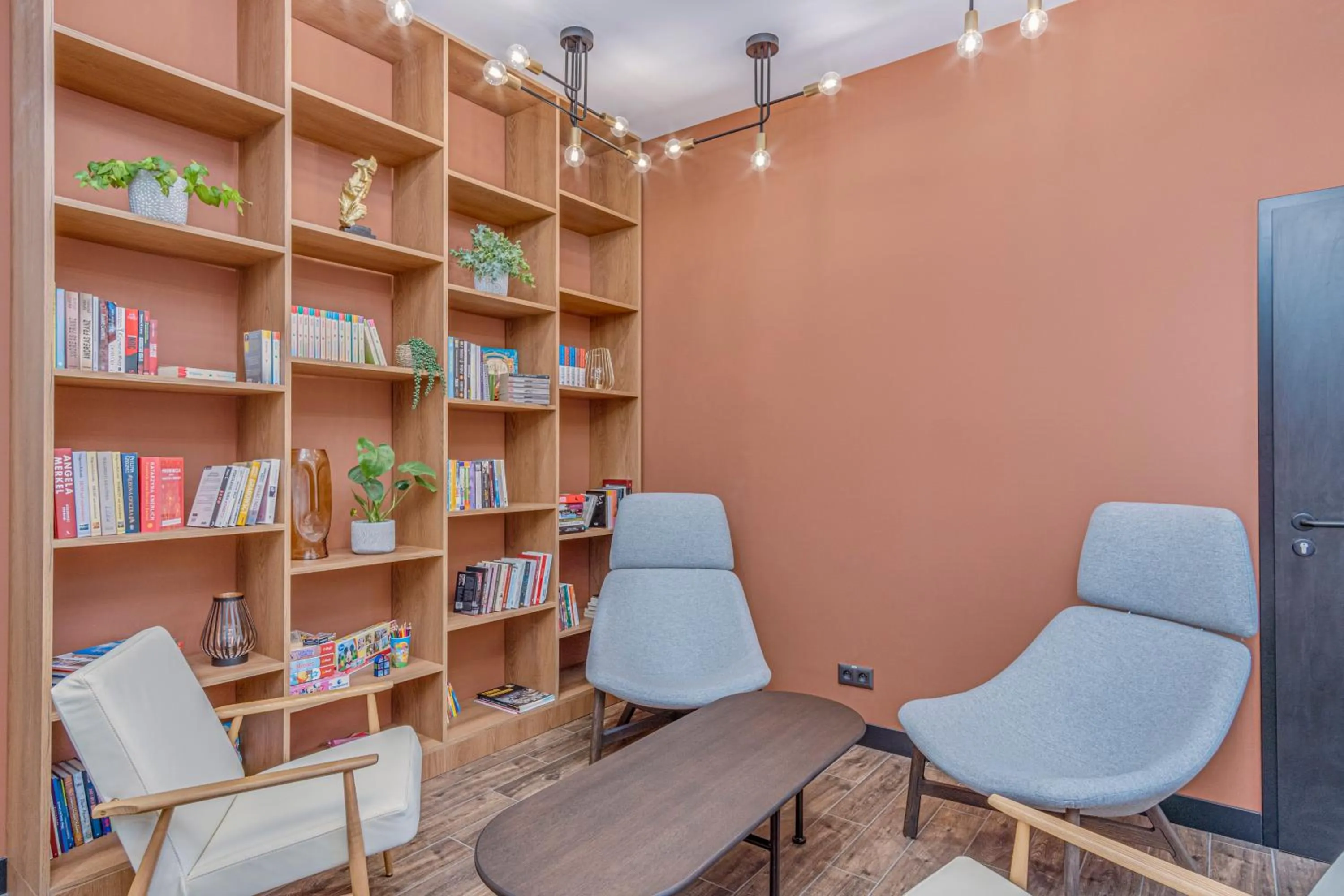 Library in Tulip Hotels - Wroclaw Centre