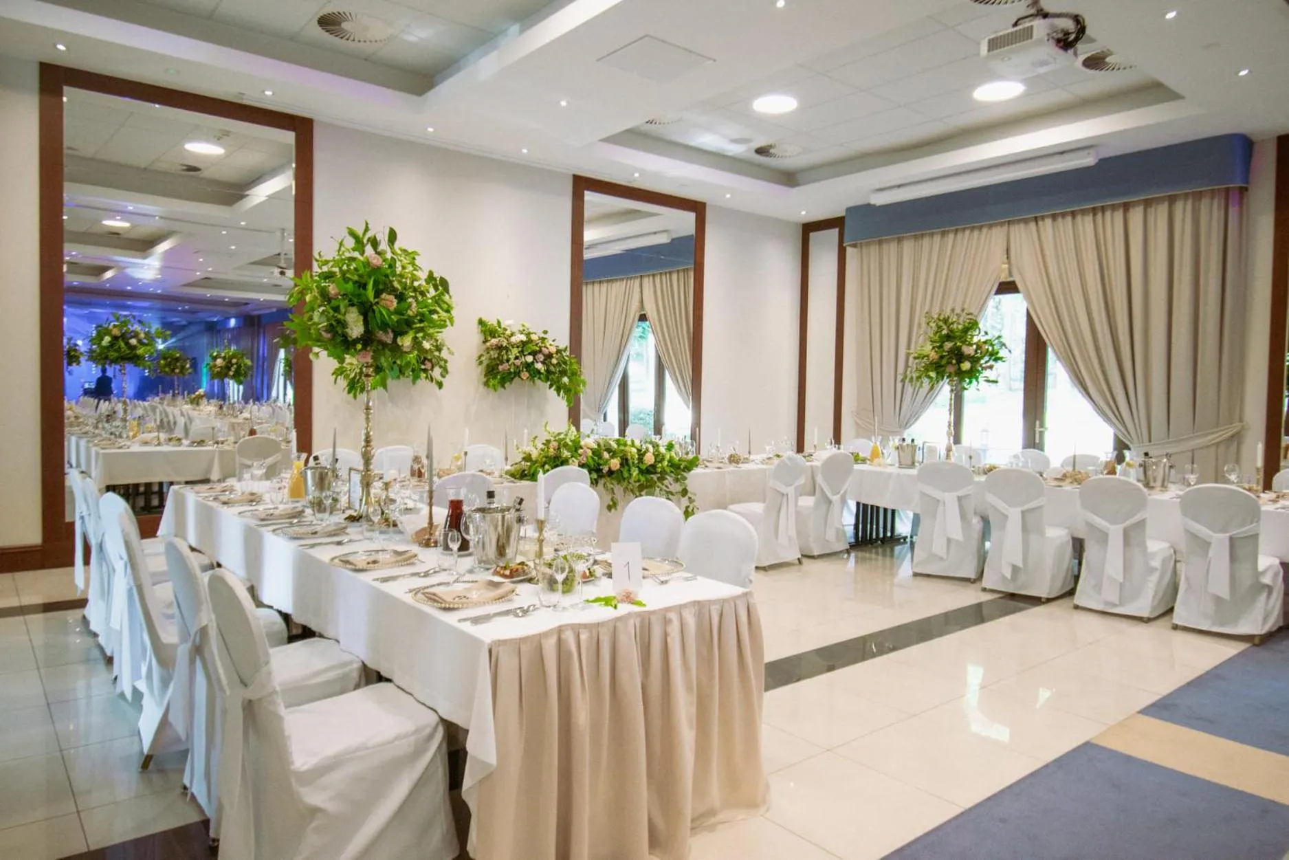 Property building in Park Rekreacyjno-Biznesowy Las Woda