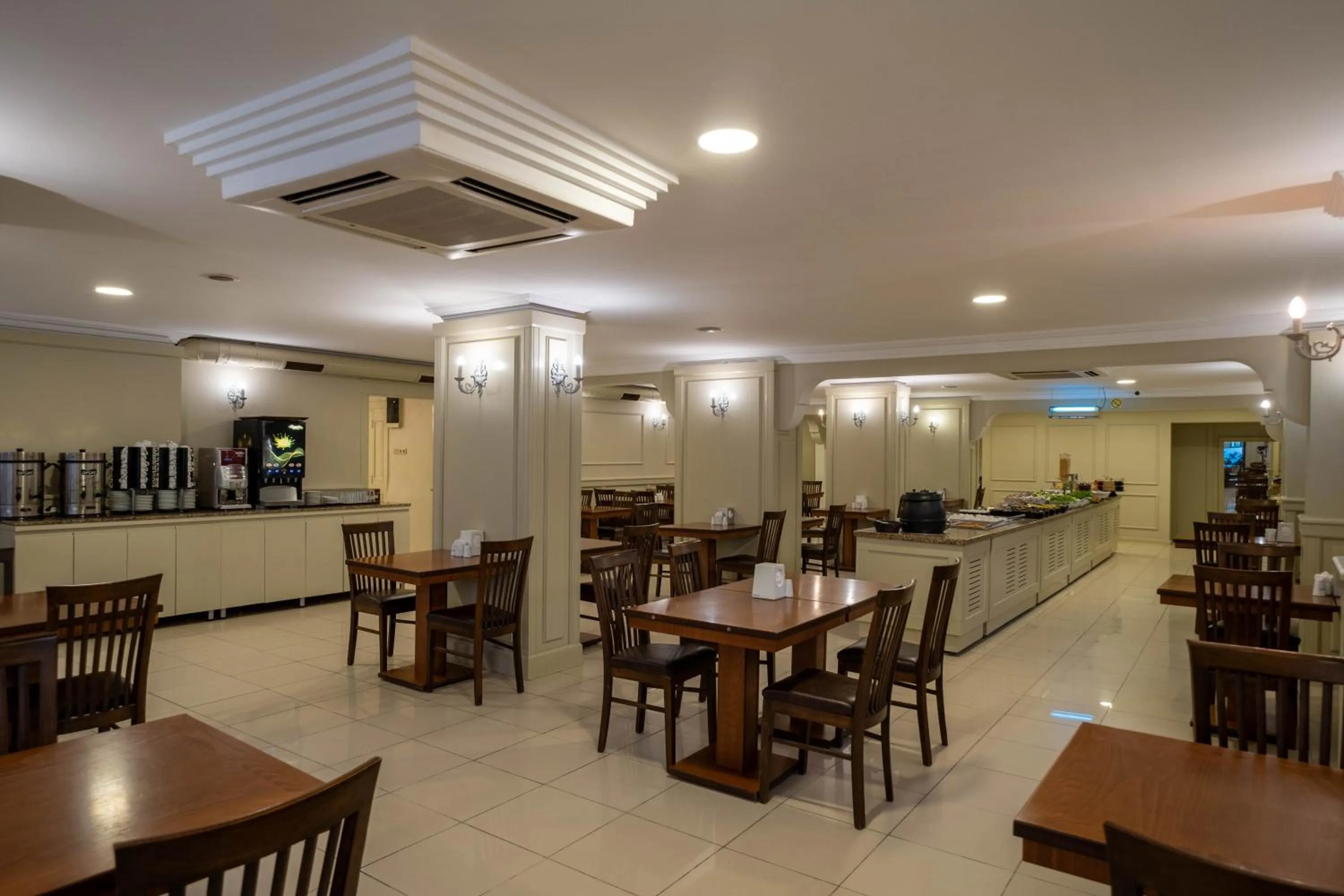 Breakfast in Berr Hotel