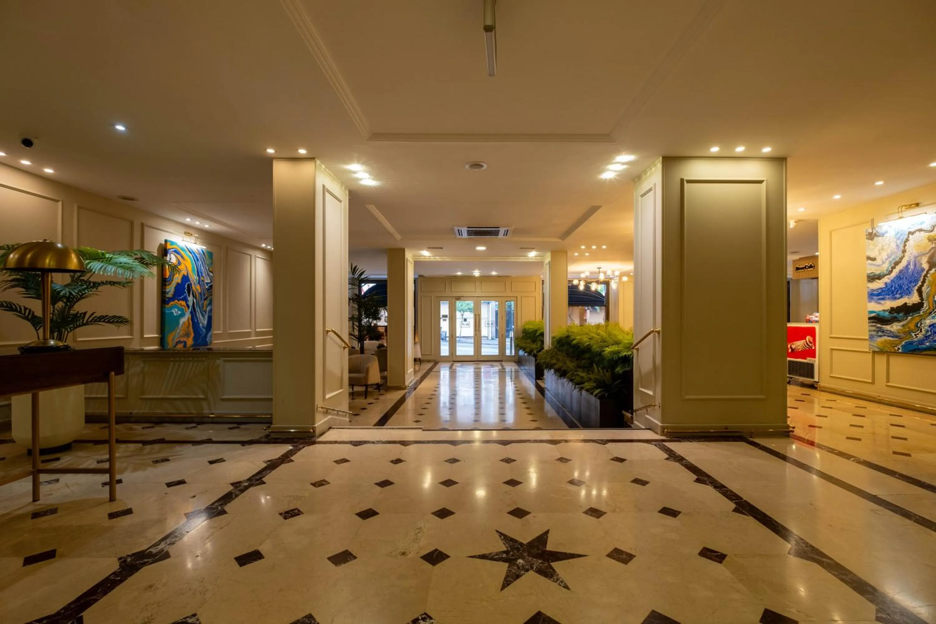 Lobby or reception in Berr Hotel