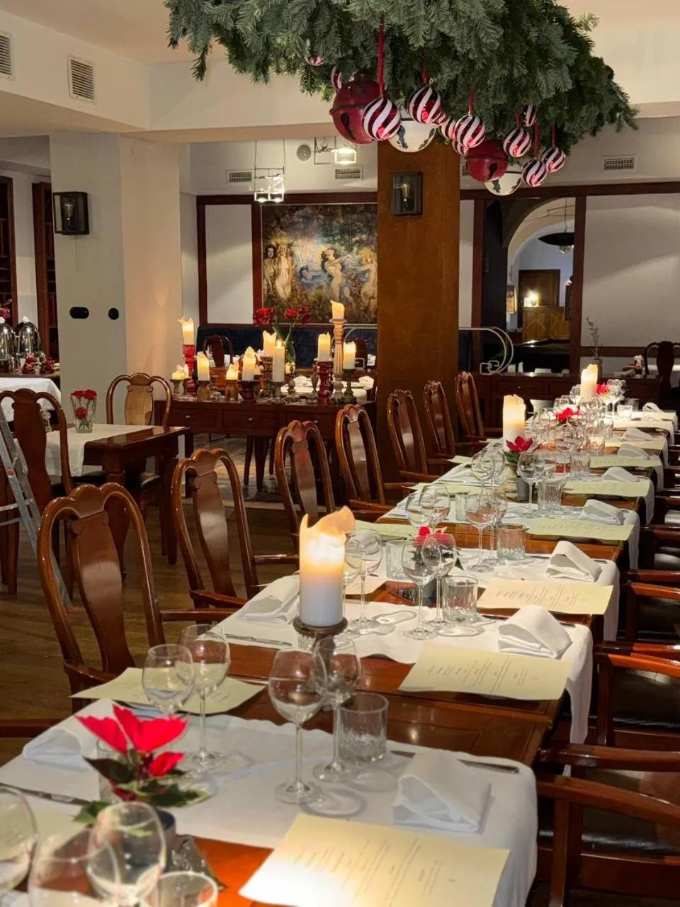 Restaurant/places to eat in Hotel Rejs