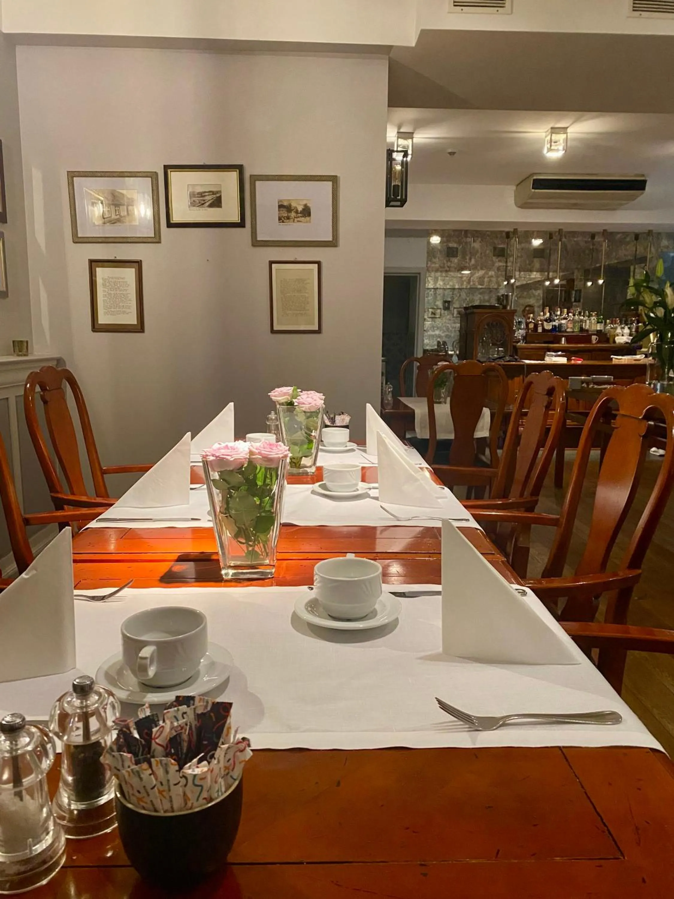 Restaurant/places to eat in Hotel Rejs