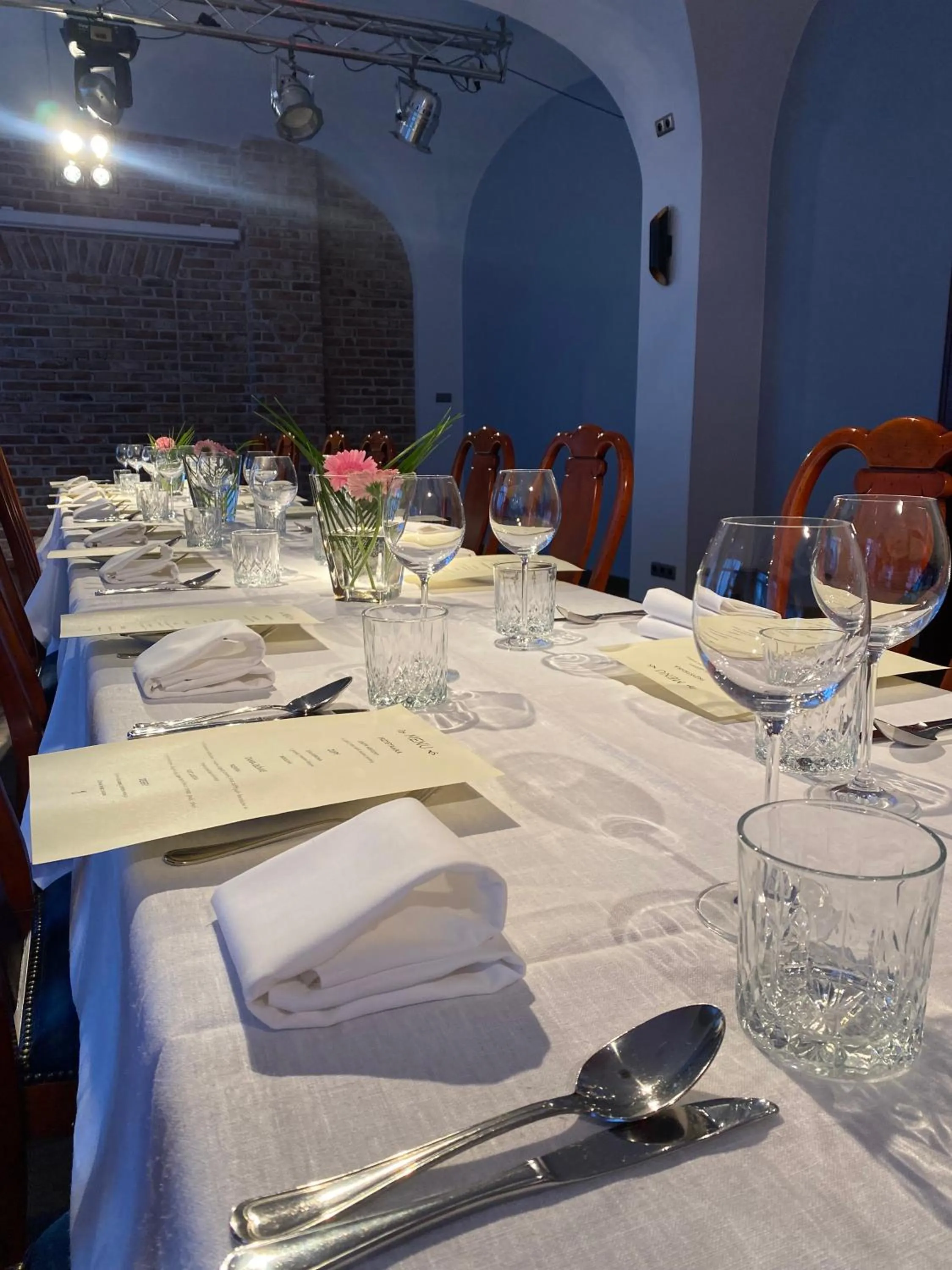 Restaurant/places to eat in Hotel Rejs