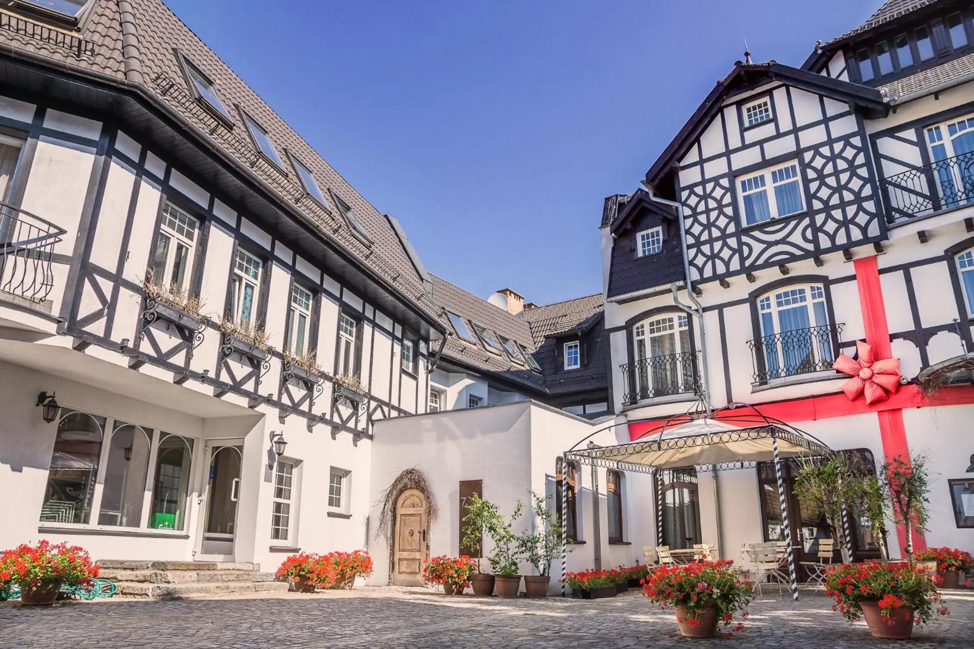 Facade/entrance in Hotel Rejs