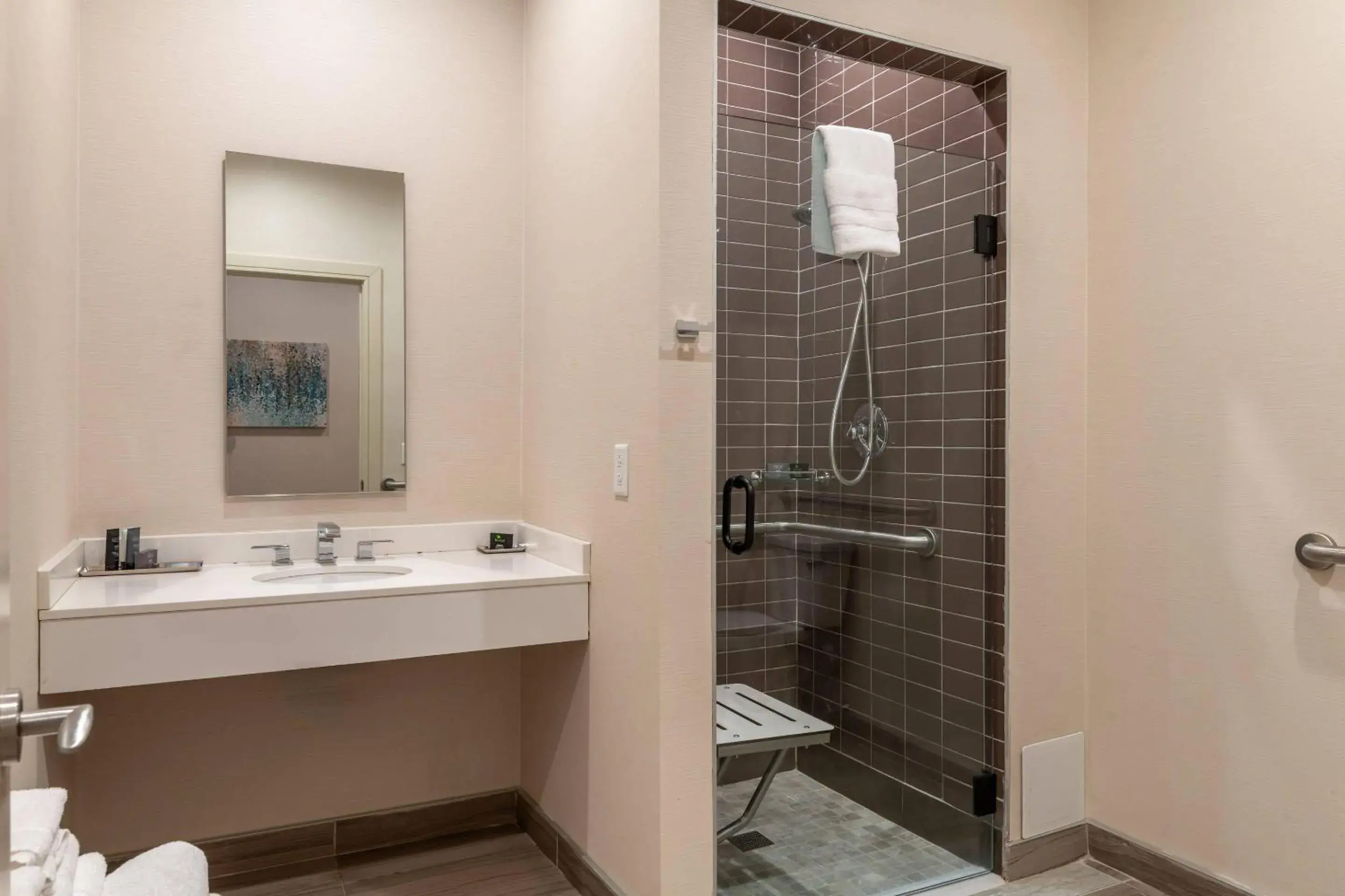 Bedroom in The Chandler Inn Bethlehem - Littleton, an Ascend Collection Hotel Bedroom in The Chandler Inn Bethlehem - Littleton, an Ascend Collection Hotel