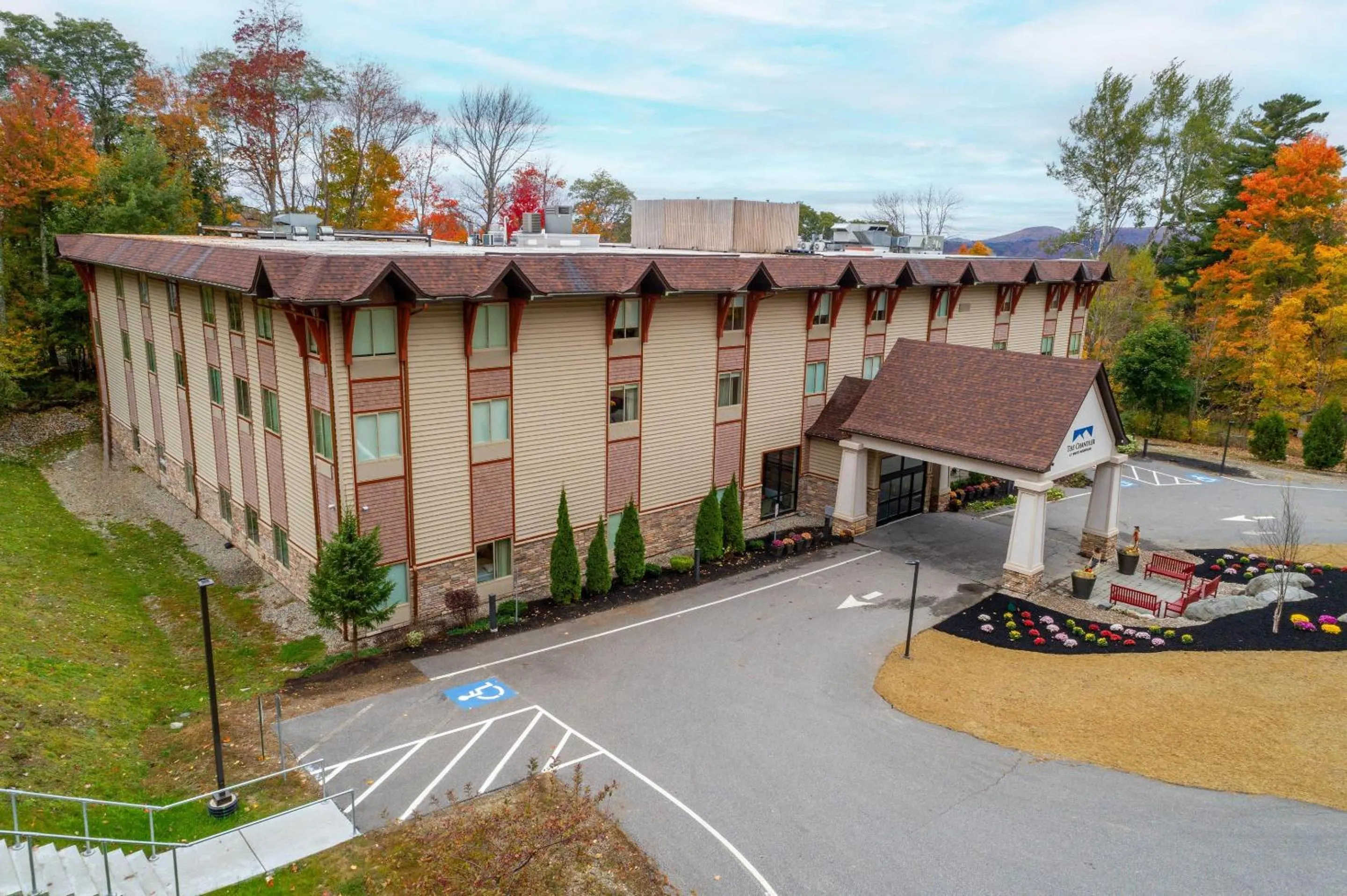 Property building in The Chandler Inn Bethlehem - Littleton, an Ascend Collection Hotel