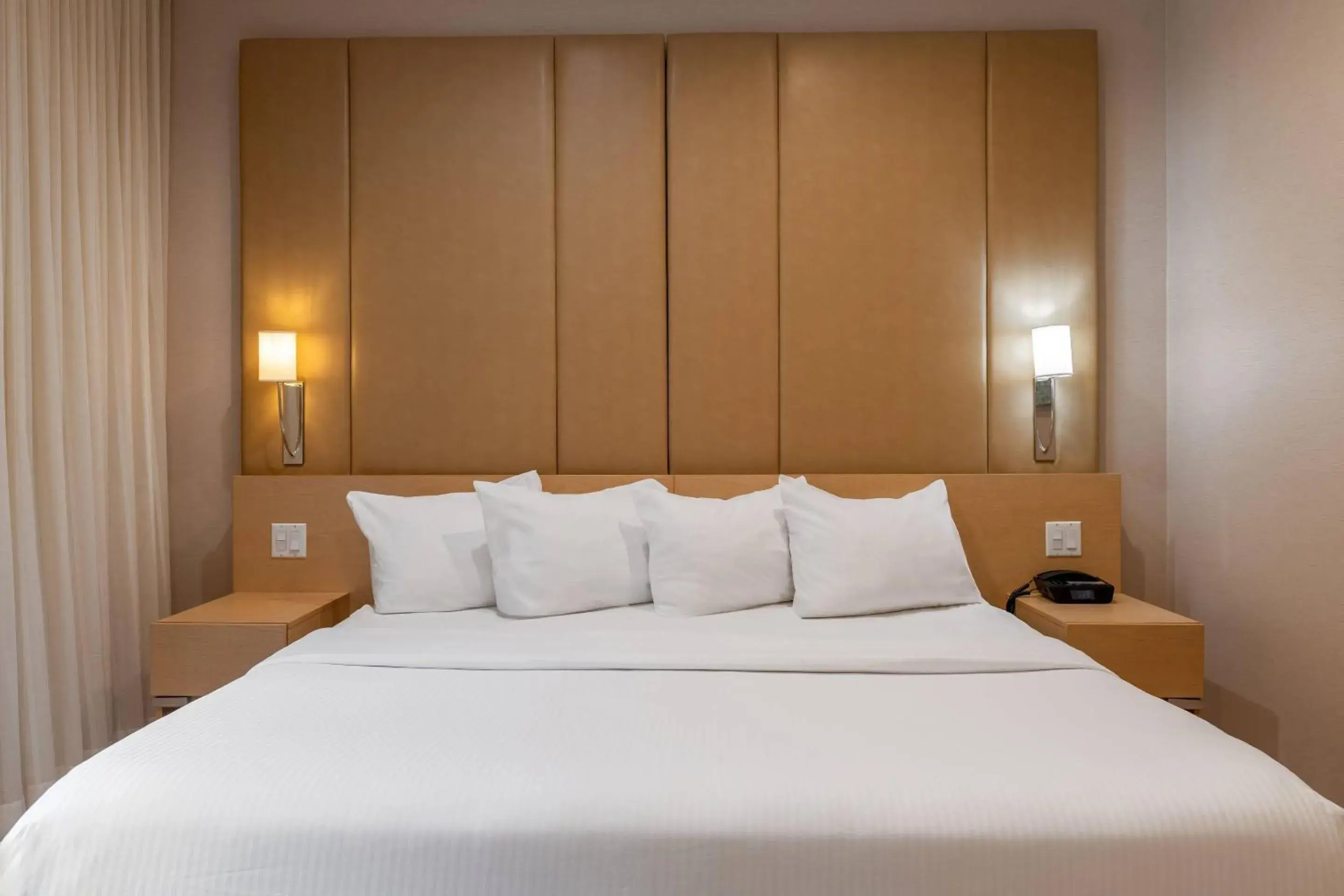 Bedroom, Bed in The Chandler Inn Bethlehem - Littleton, an Ascend Collection Hotel Bedroom, Bed in The Chandler Inn Bethlehem - Littleton, an Ascend Collection Hotel