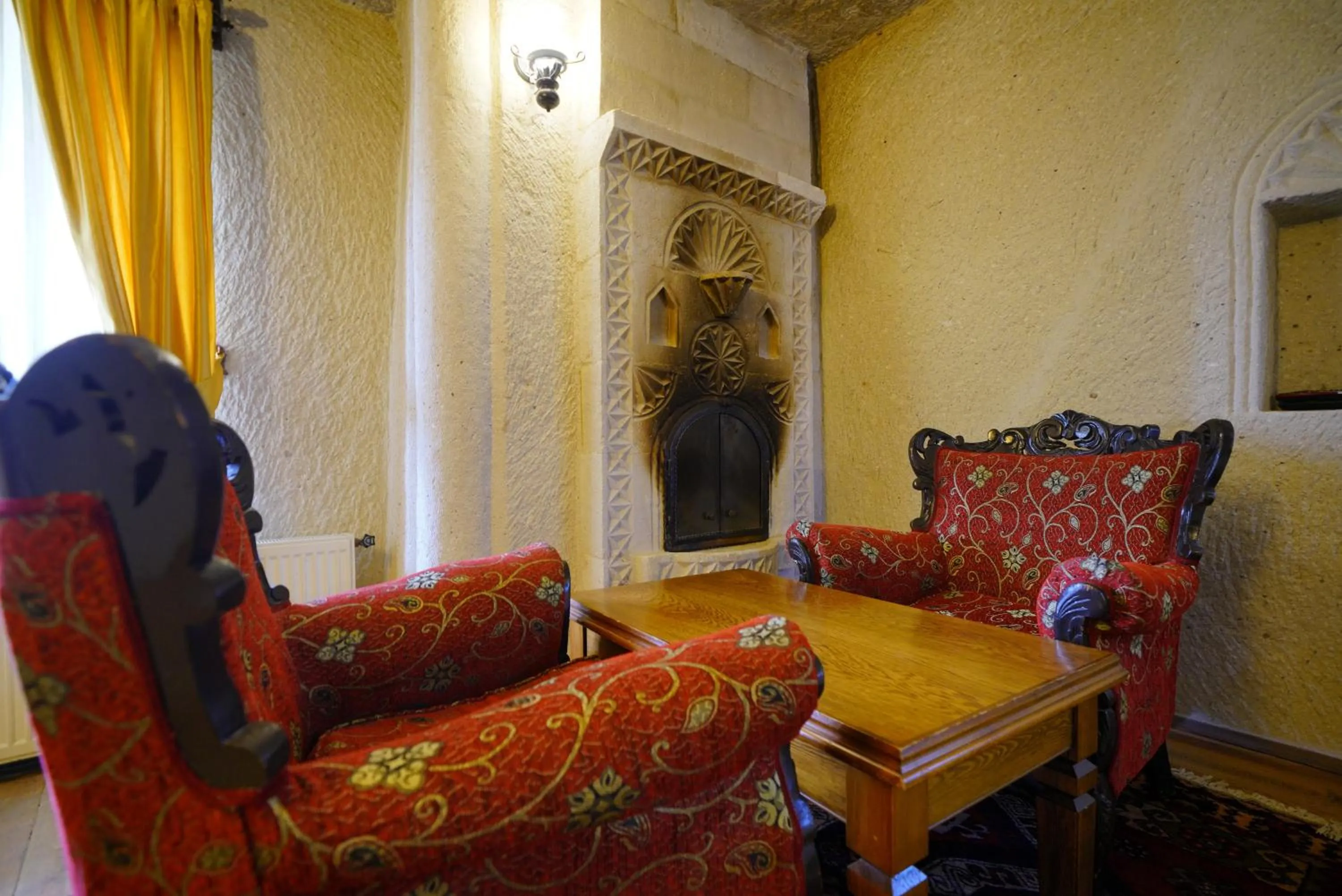 Seating area in Vezir Cave Suites