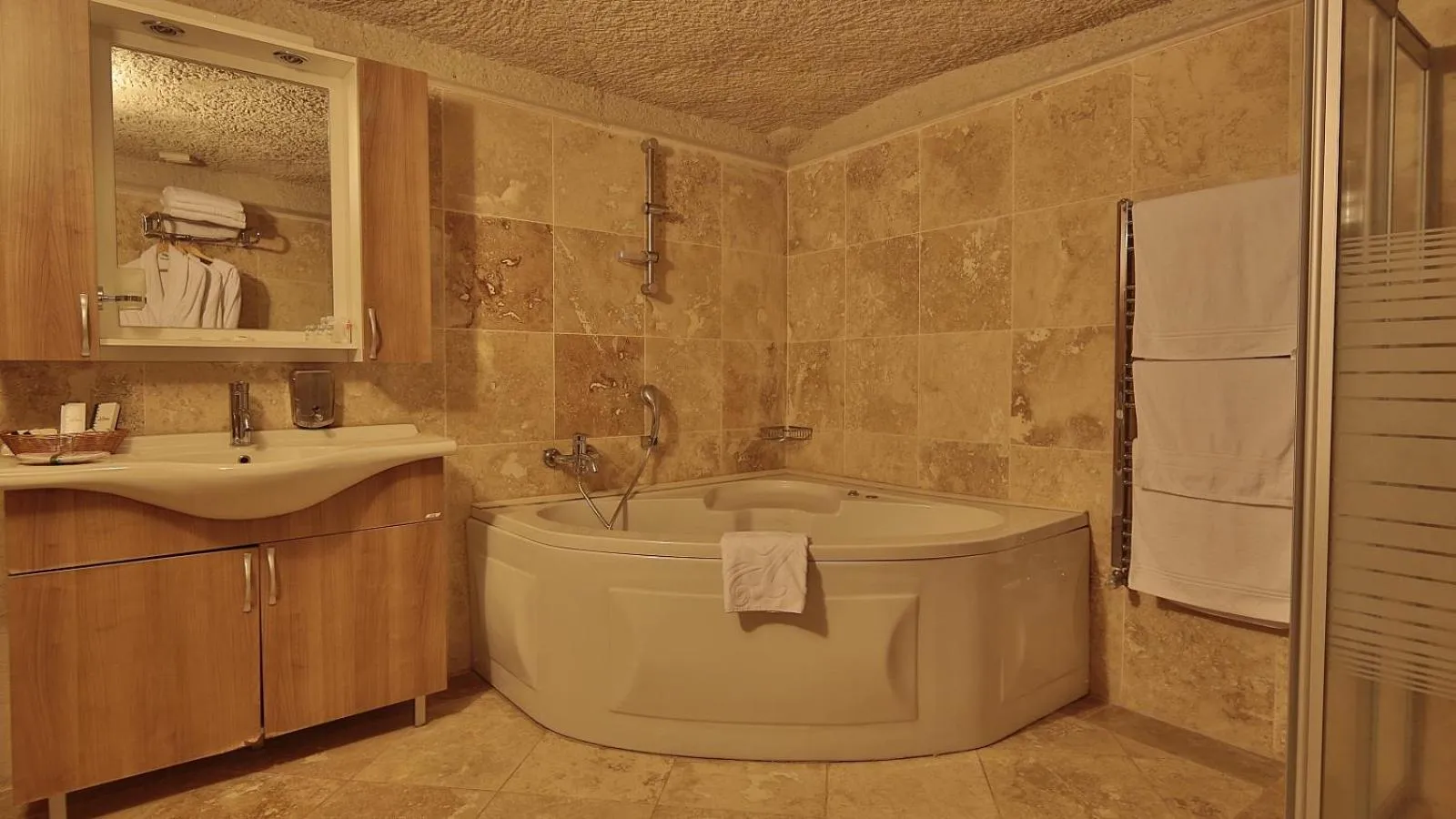 Bathroom in Vezir Cave Suites