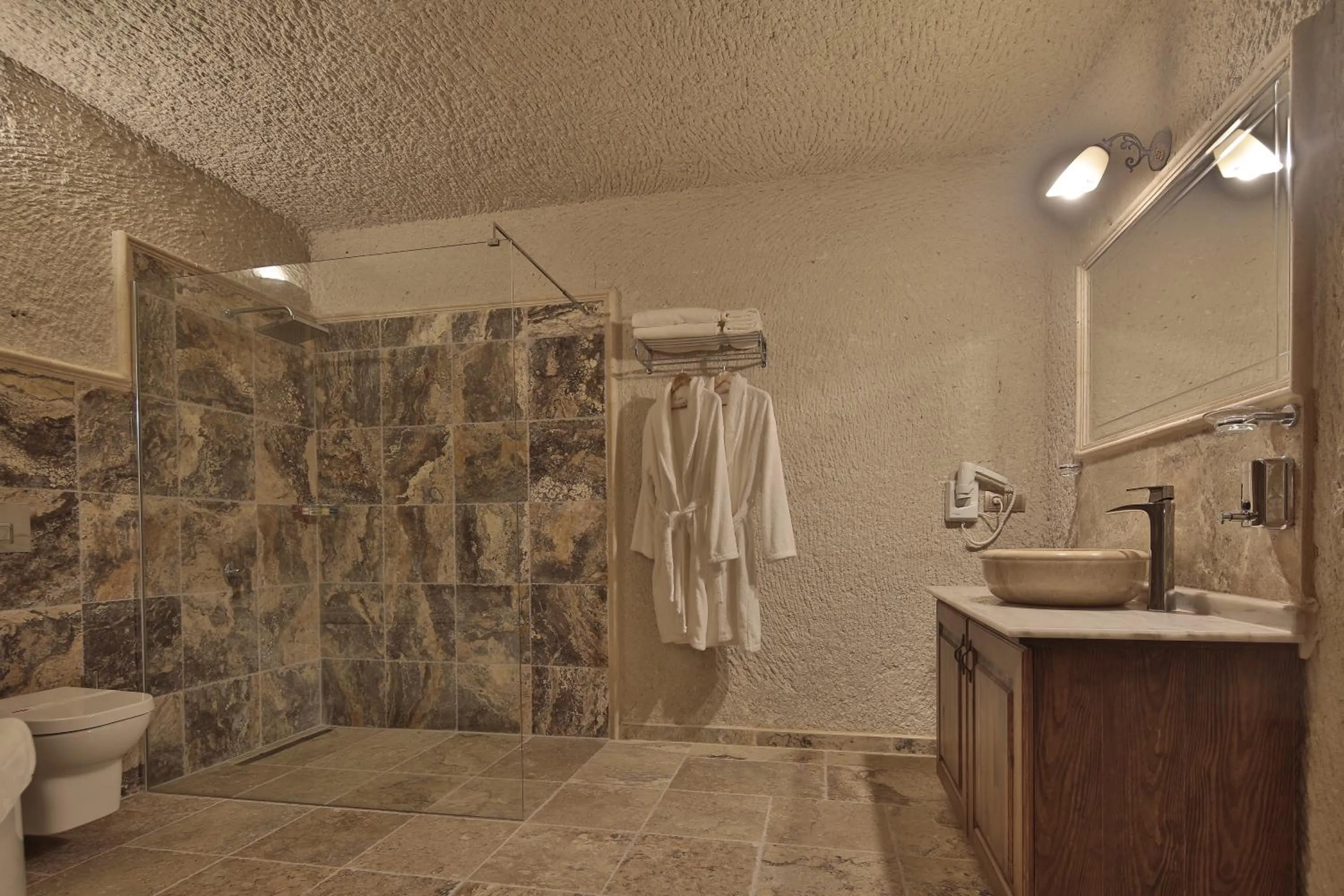 Bathroom in Vezir Cave Suites