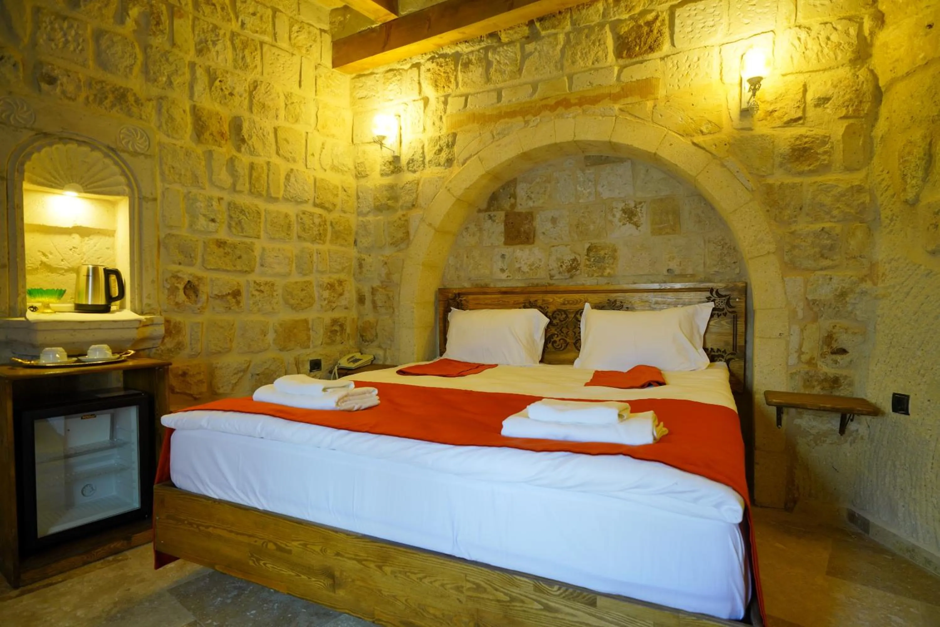 Bed in Vezir Cave Suites