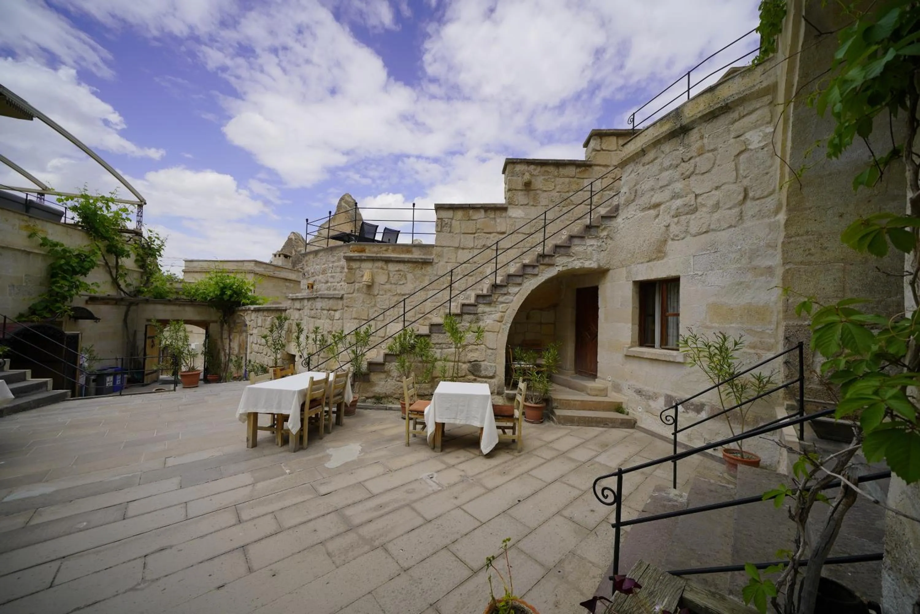 Inner courtyard view in Vezir Cave Suites