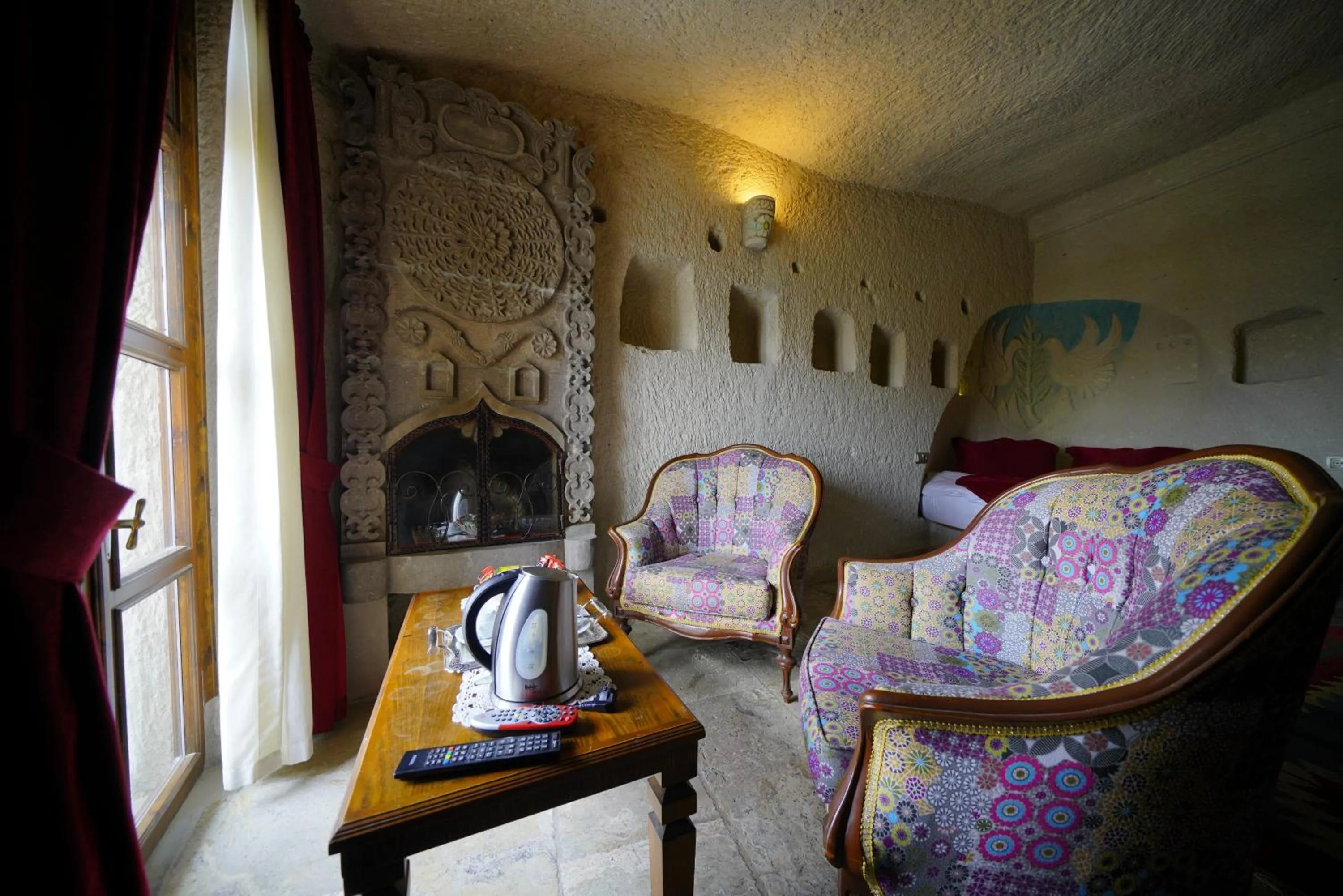 Seating area in Vezir Cave Suites
