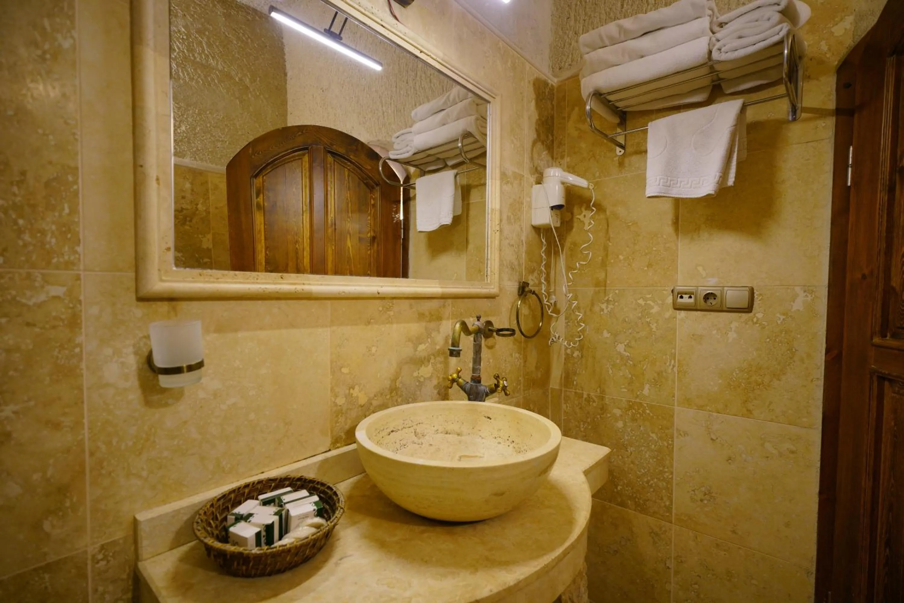 Bathroom in Vezir Cave Suites
