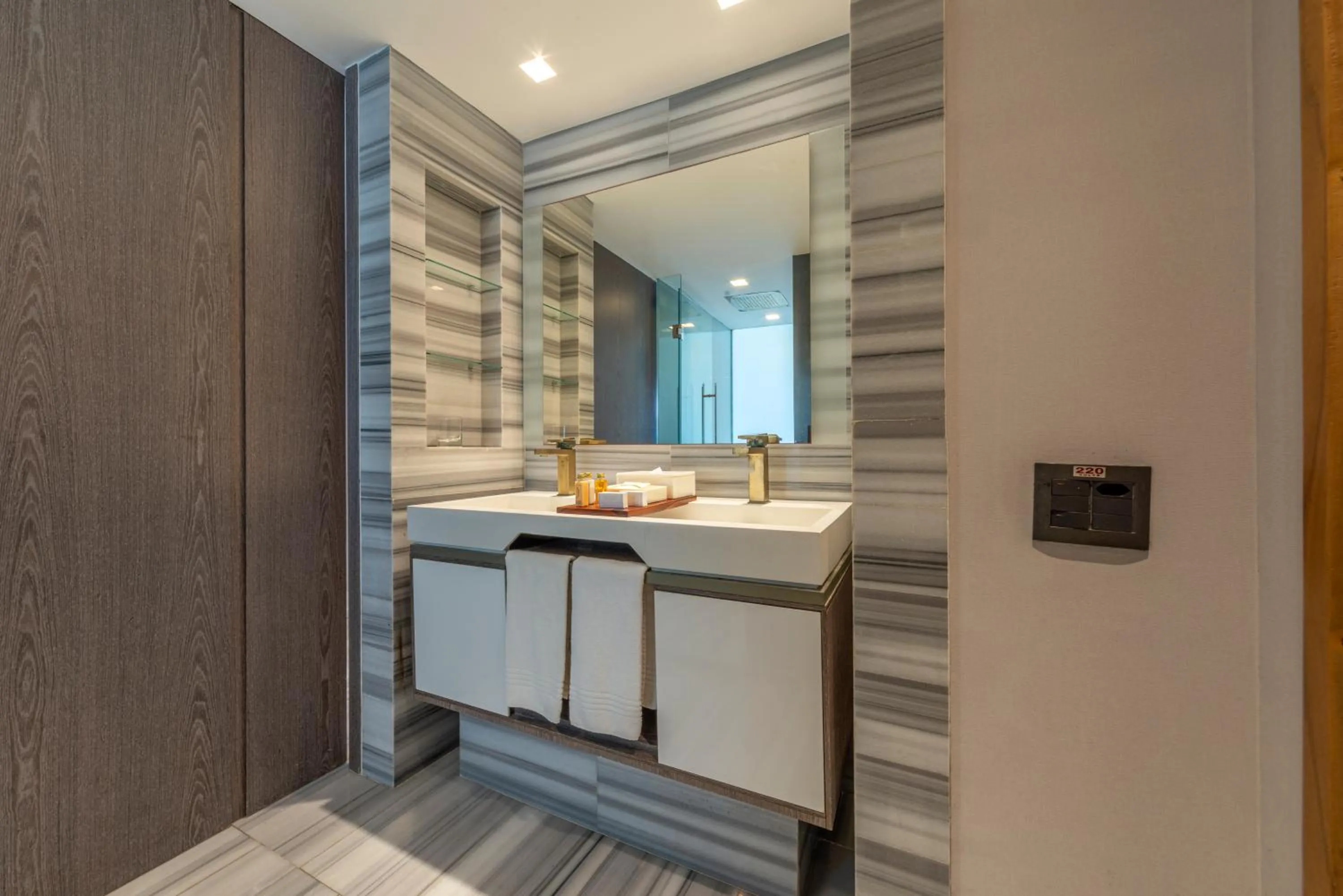 Bathroom in Lifestyle Laghetto Collection