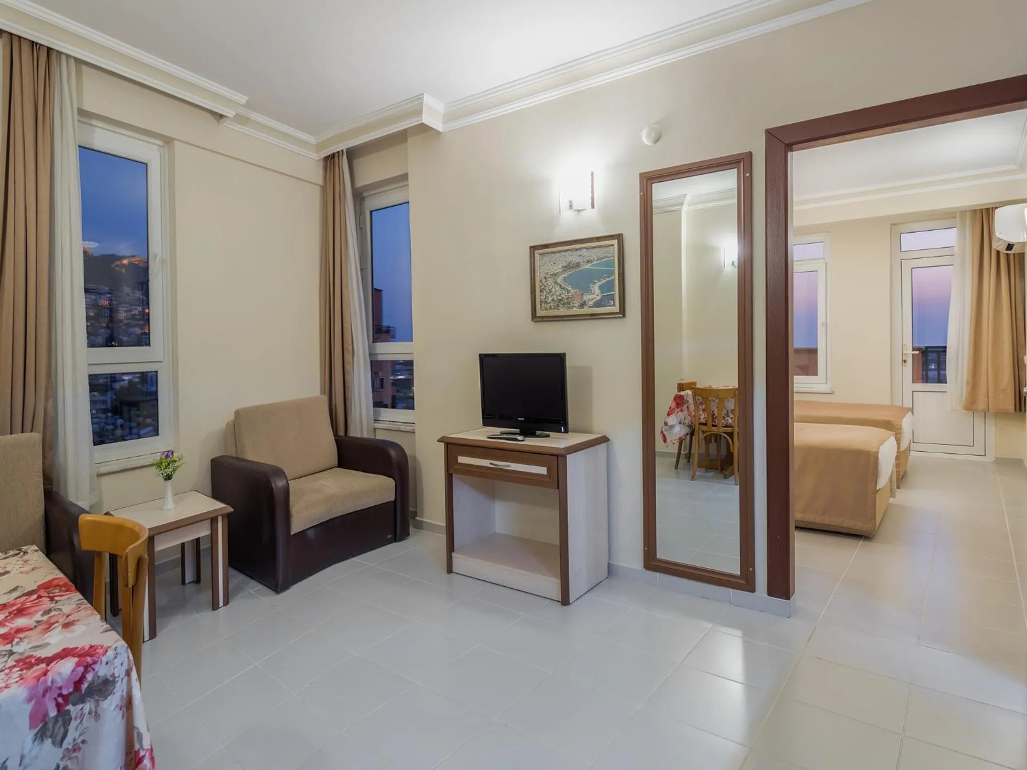 Living room, Bed in May Flower Apart Hotel